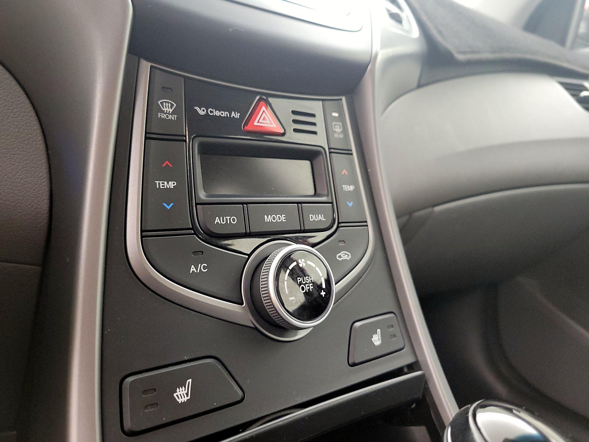 Thumbnail: 2016 Hyundai Elantra - 16