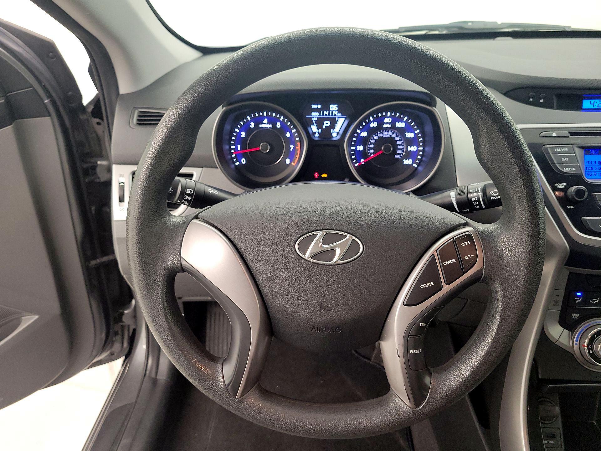 Thumbnail: 2013 Hyundai Elantra - 10