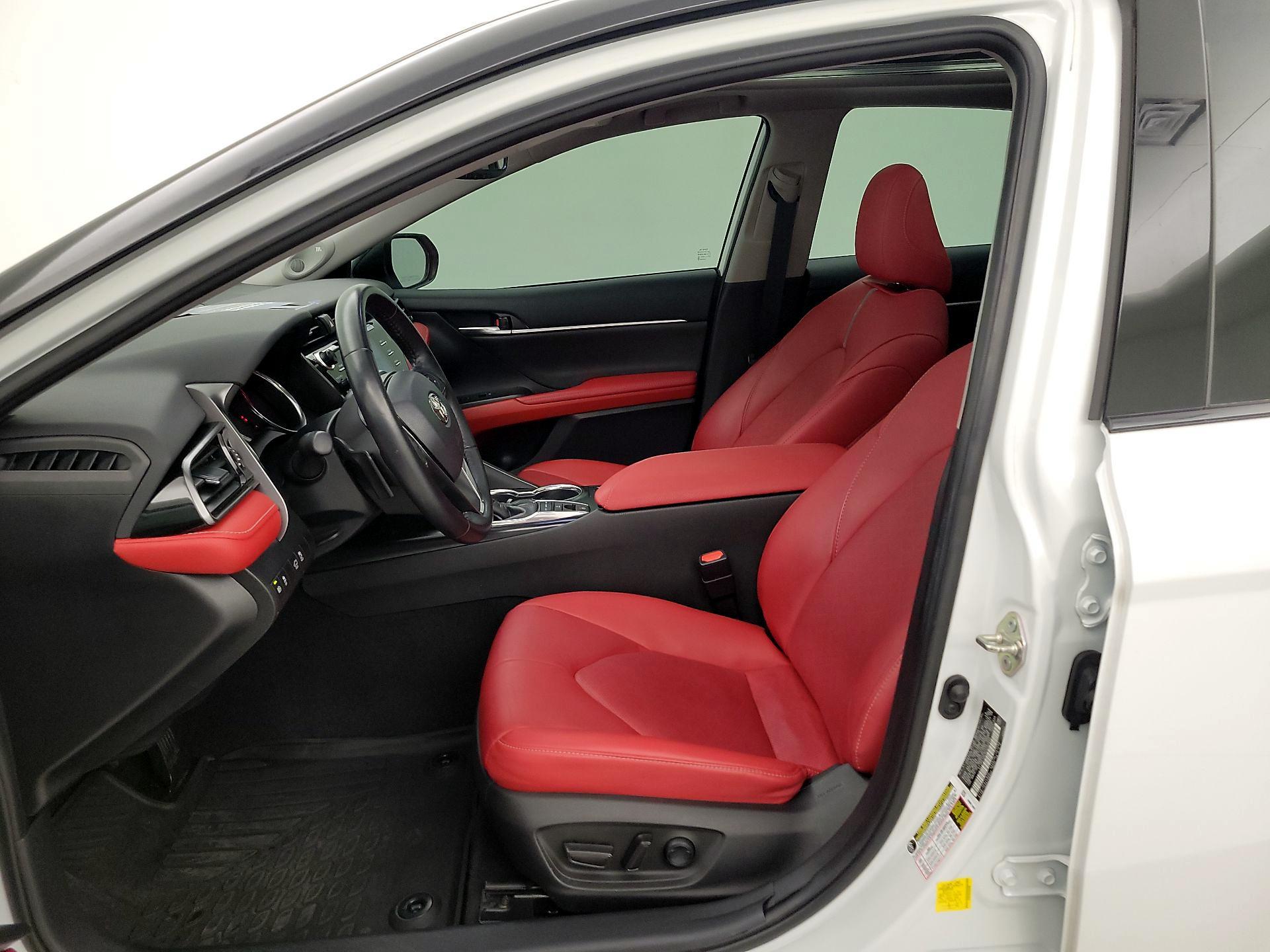 Thumbnail: 2019 Toyota Camry - 11
