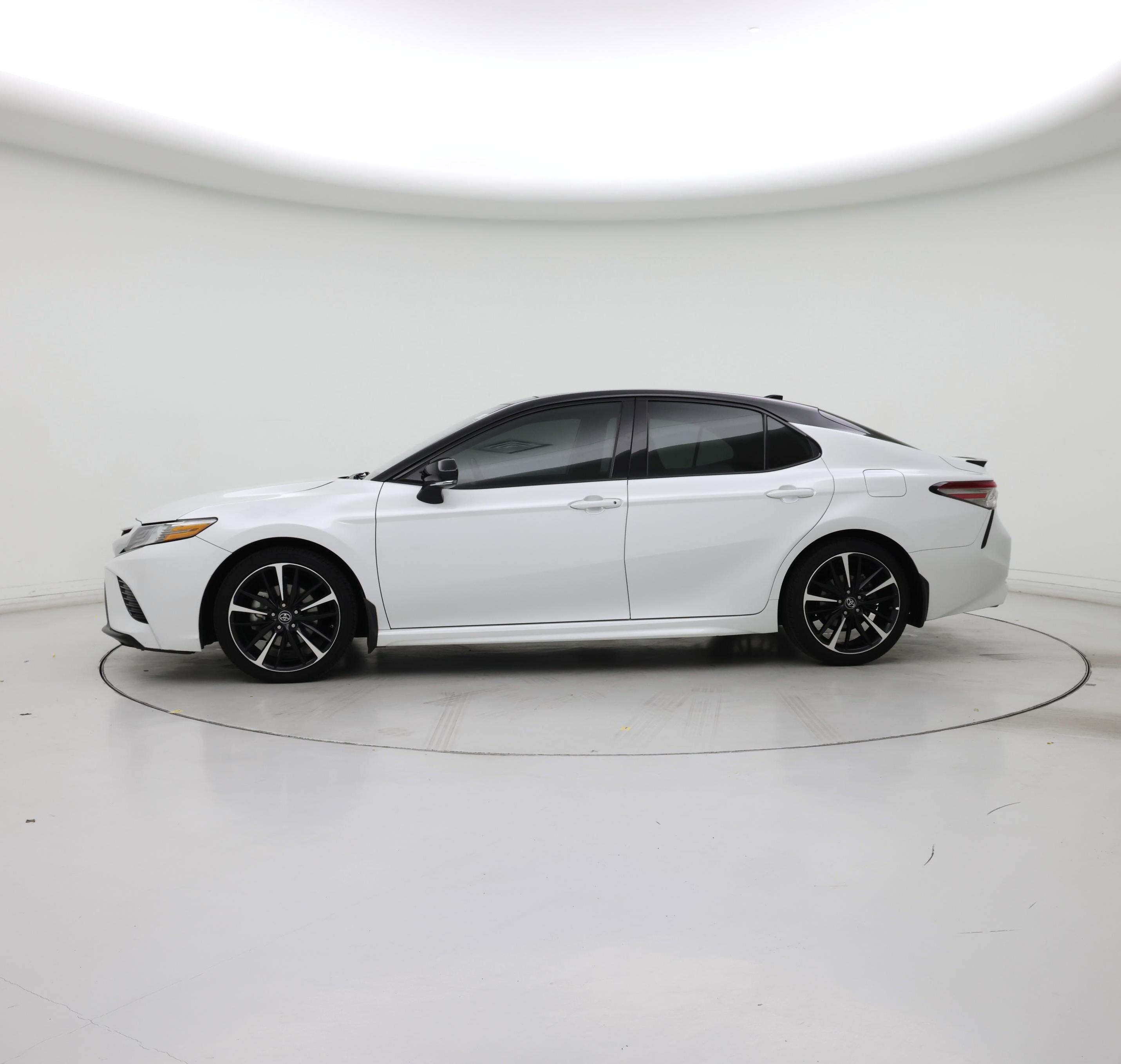 Thumbnail: 2019 Toyota Camry - 3