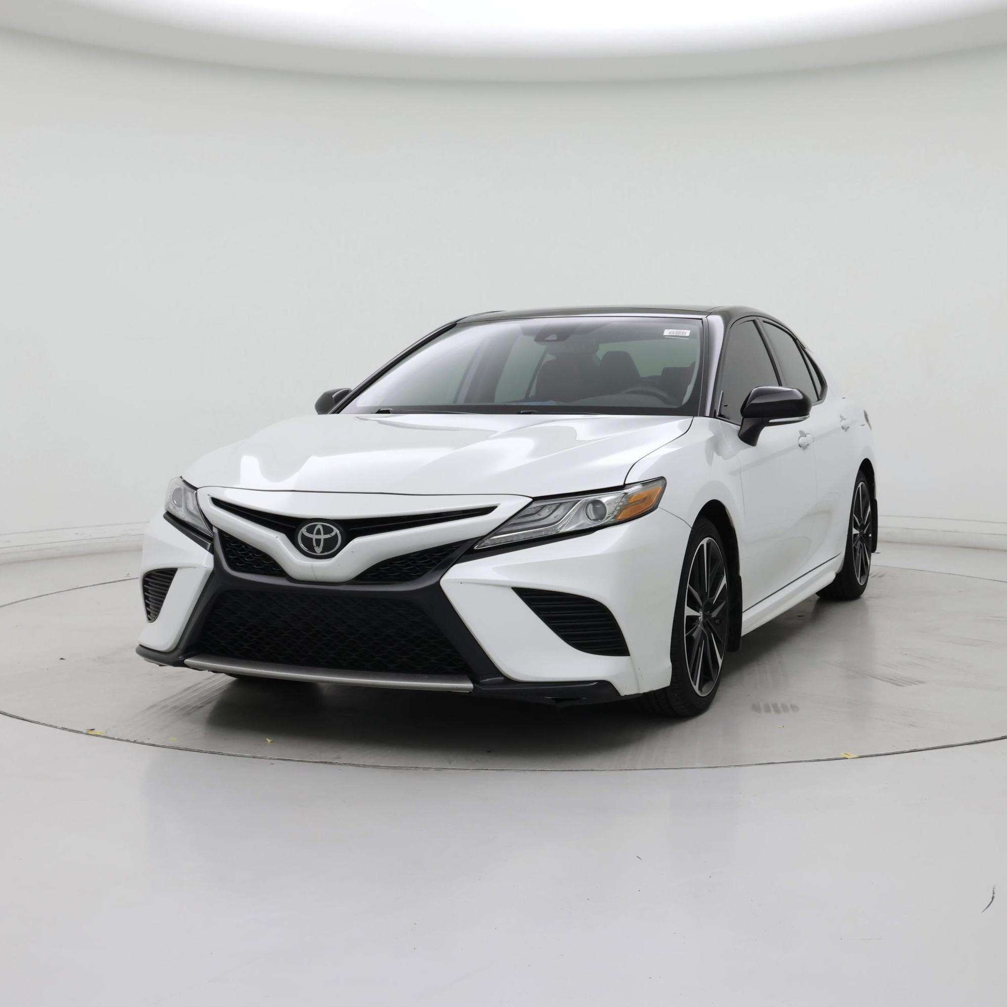 Thumbnail: 2019 Toyota Camry - 4