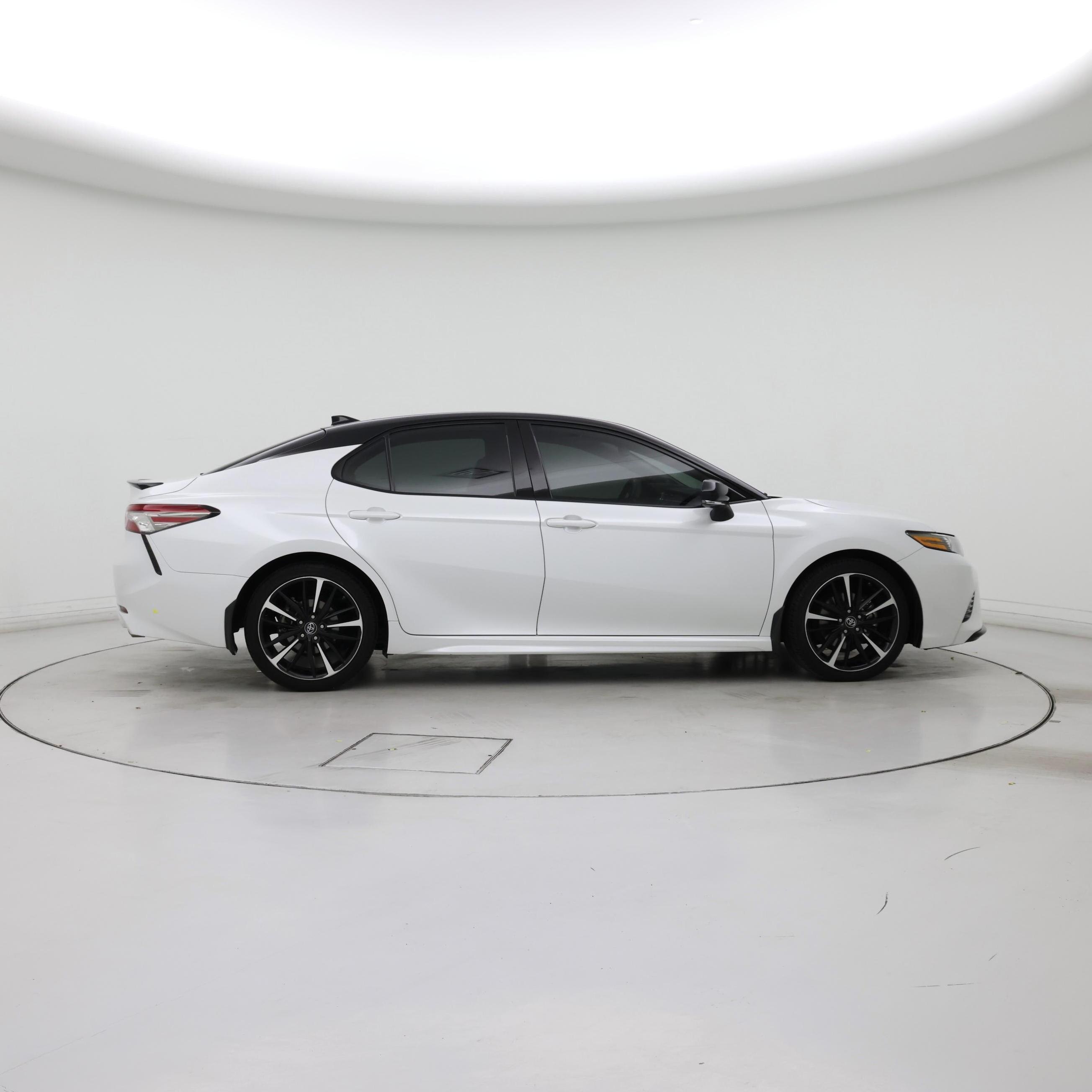 Thumbnail: 2019 Toyota Camry - 7