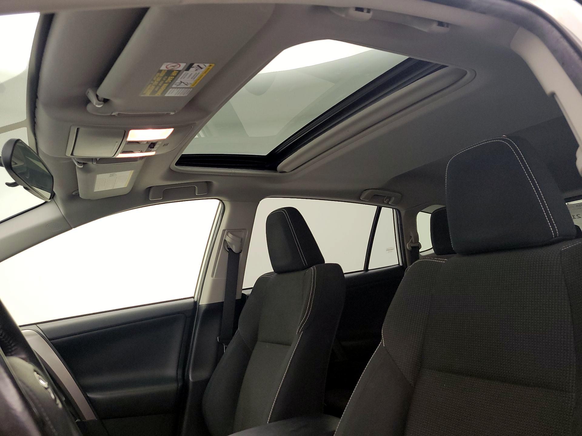 Thumbnail: 2016 Toyota RAV4 - 19