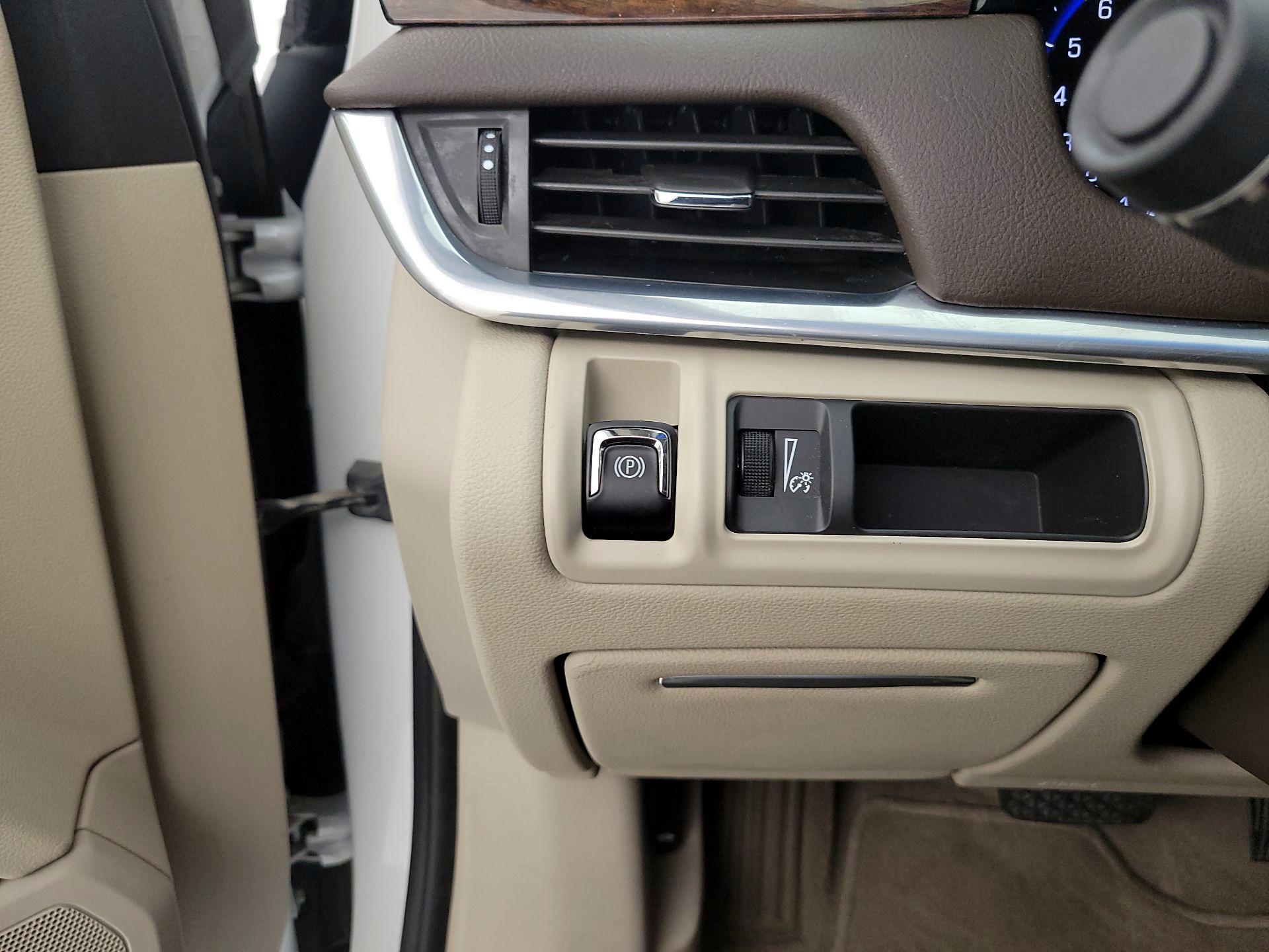 Thumbnail: 2016 Cadillac XTS - 13