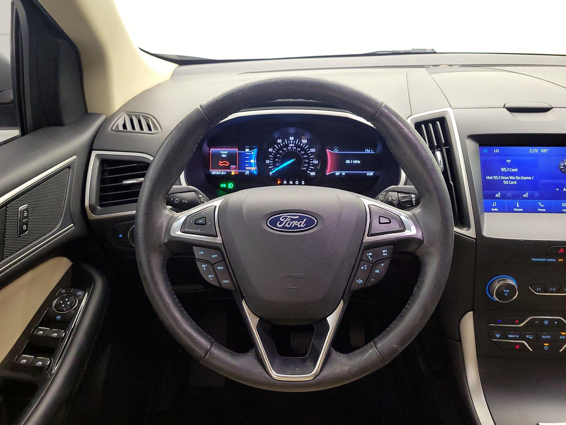 Thumbnail: 2019 Ford Edge - 10