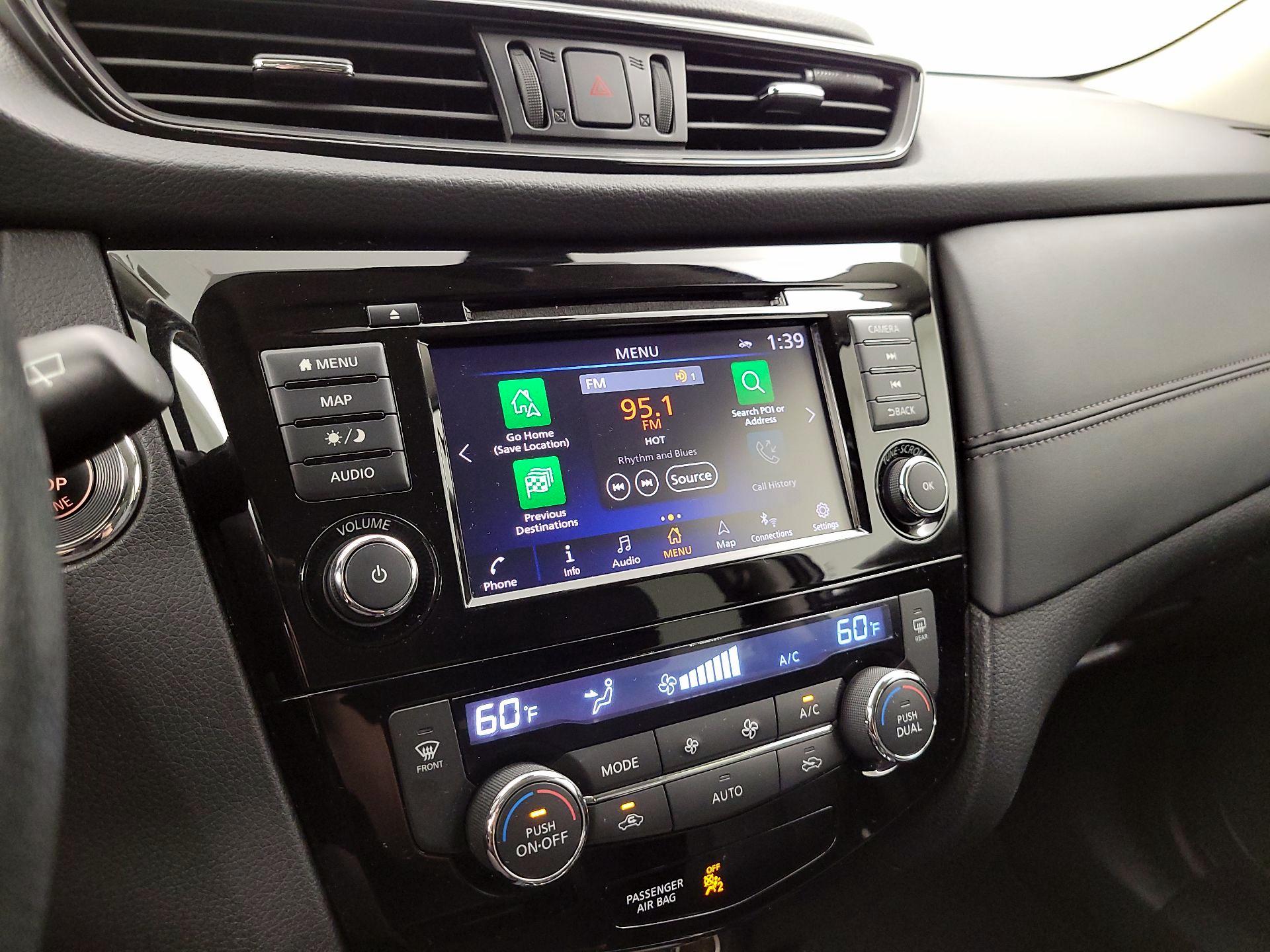 Thumbnail: 2018 Nissan Rogue - 16