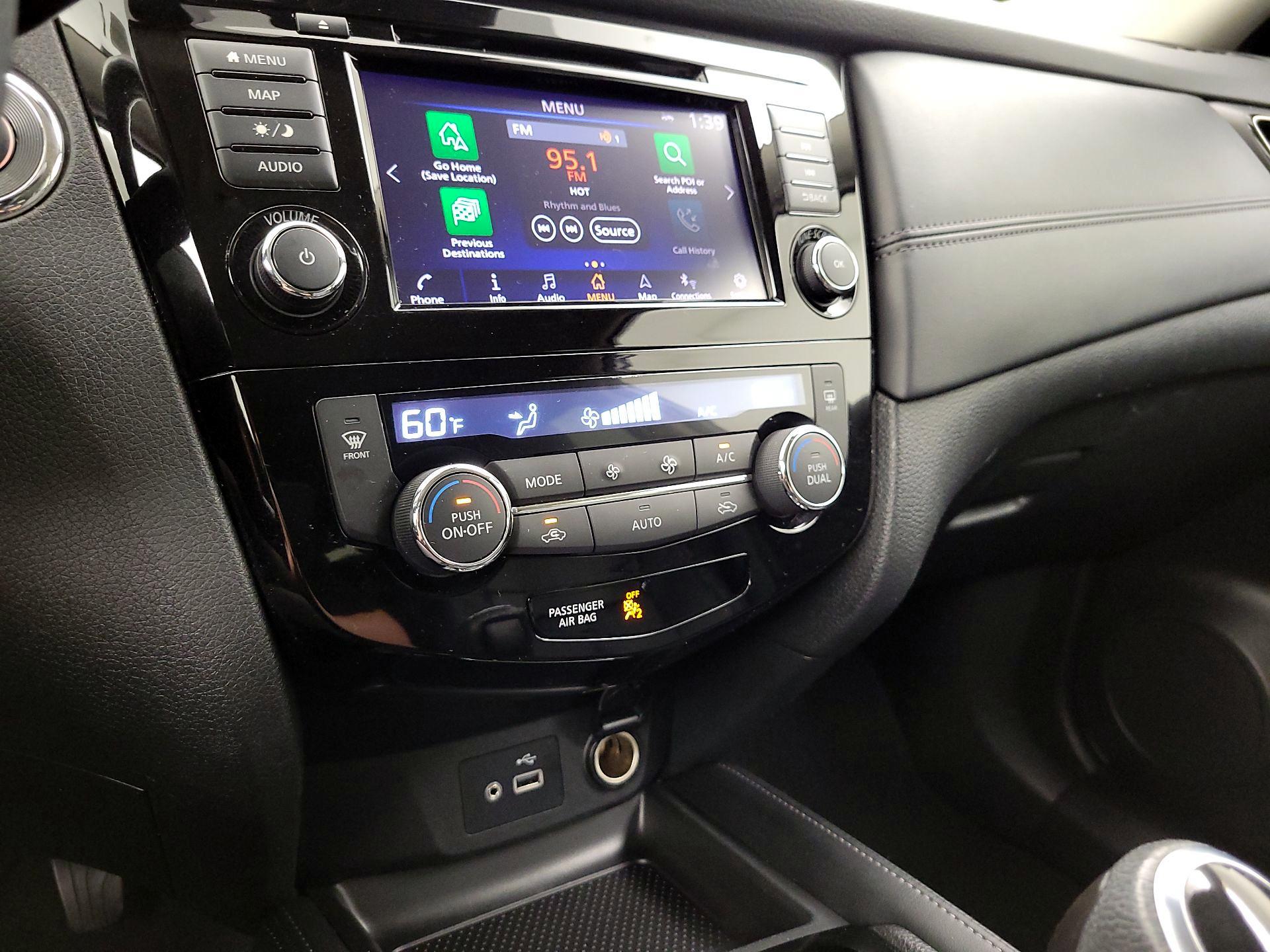 Thumbnail: 2018 Nissan Rogue - 17