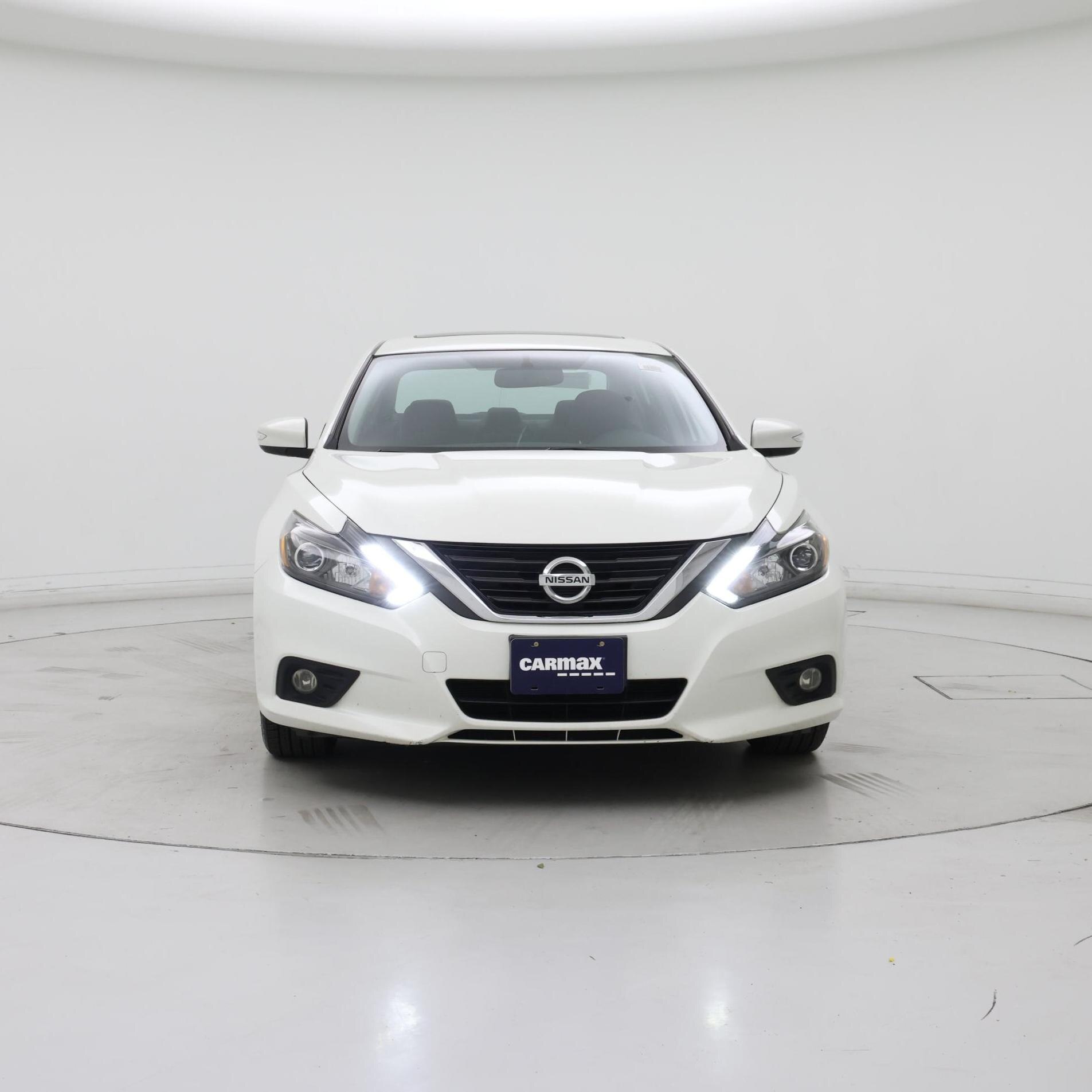 Thumbnail: 2017 Nissan Altima - 5