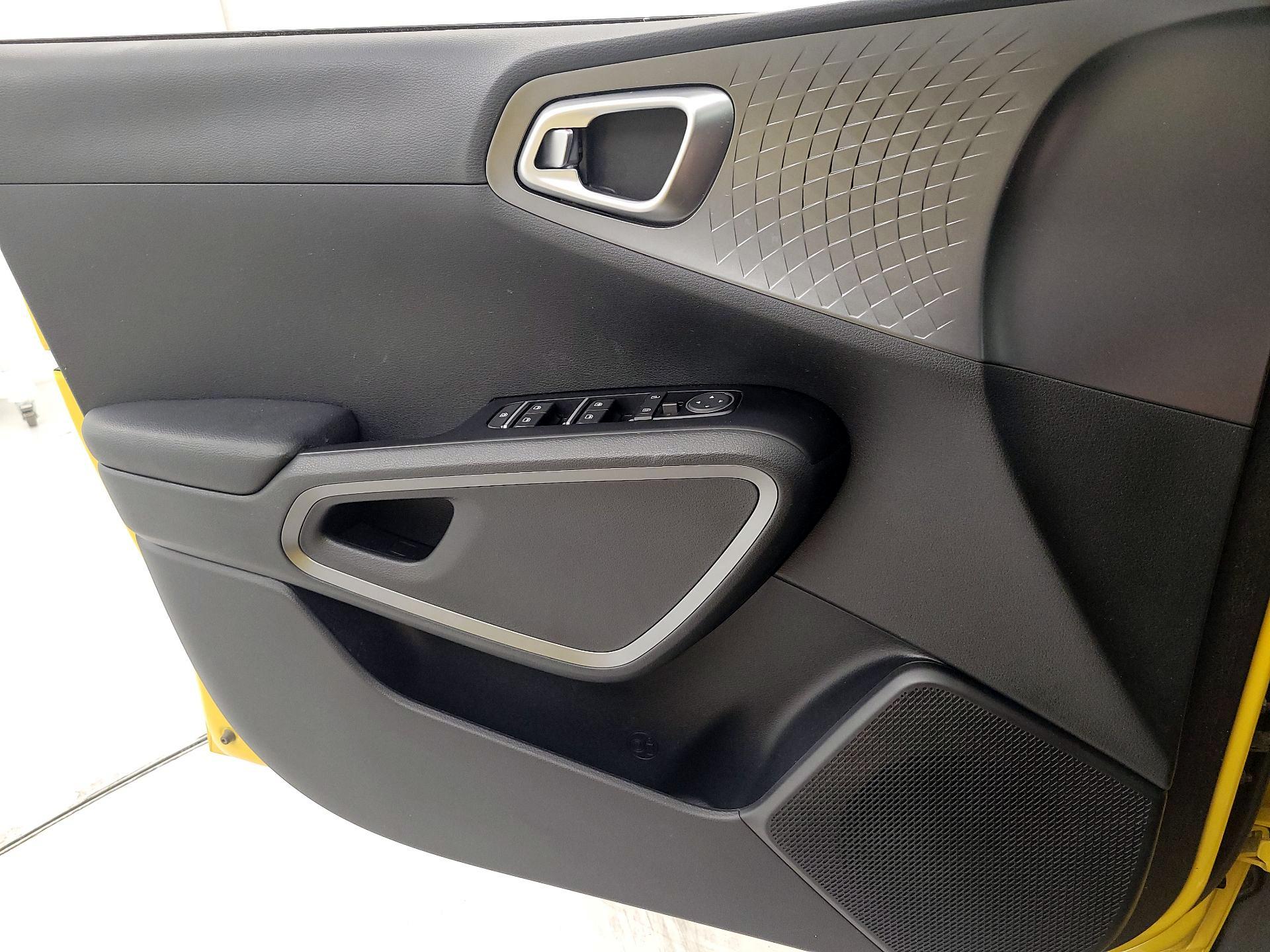Thumbnail: 2020 Kia Soul - 12