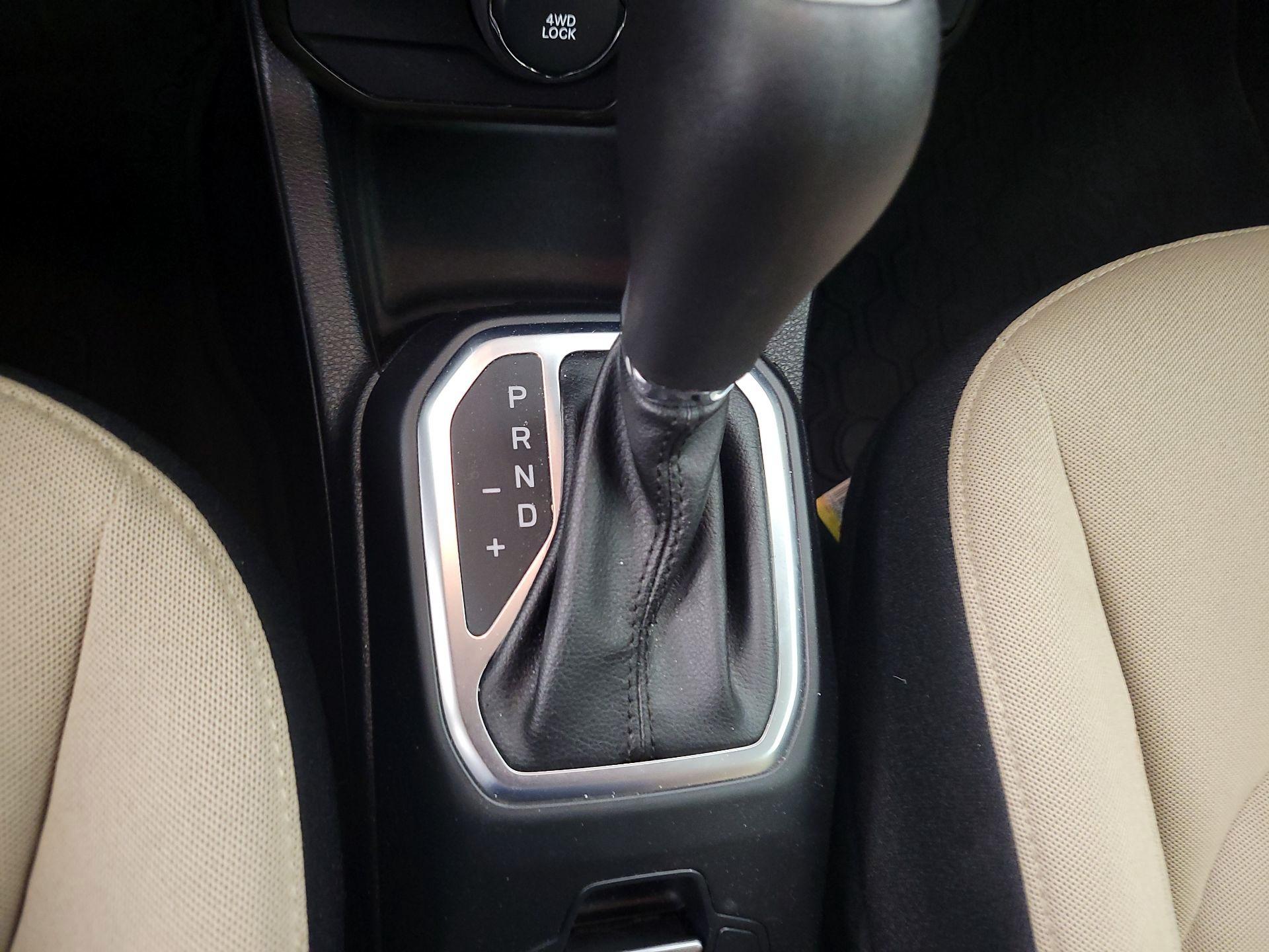 Thumbnail: 2019 Jeep Renegade - 18