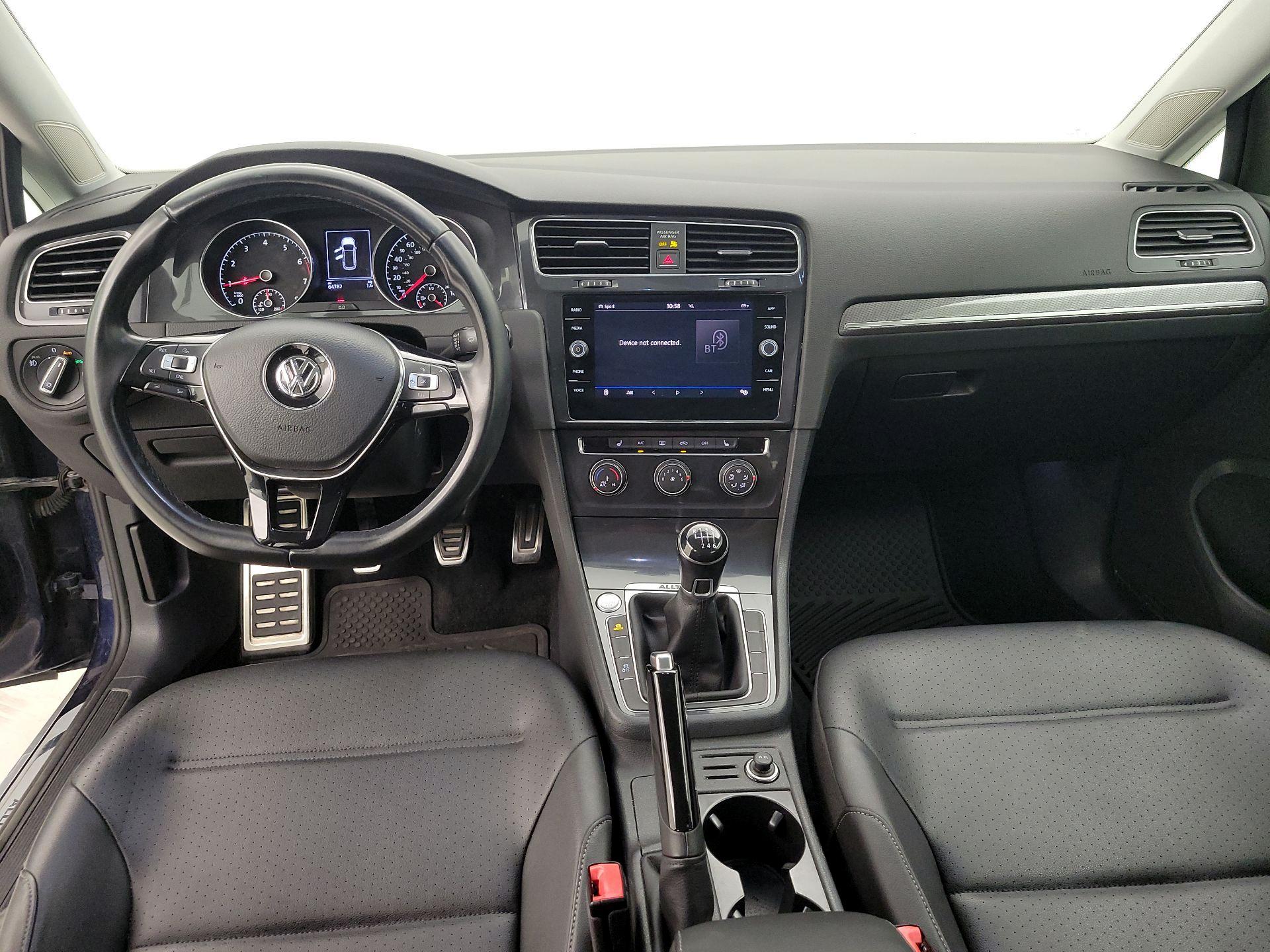 Thumbnail: 2018 Volkswagen Golf - 9