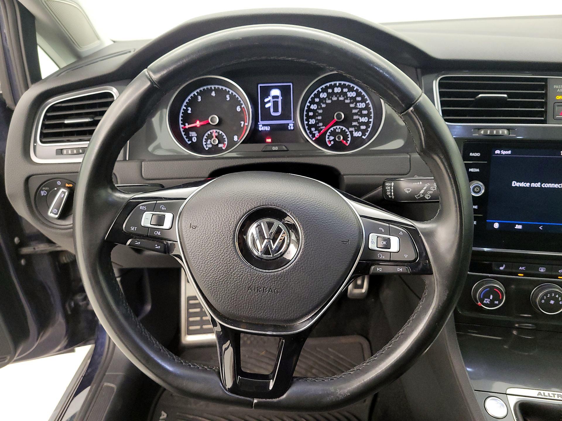 Thumbnail: 2018 Volkswagen Golf - 10