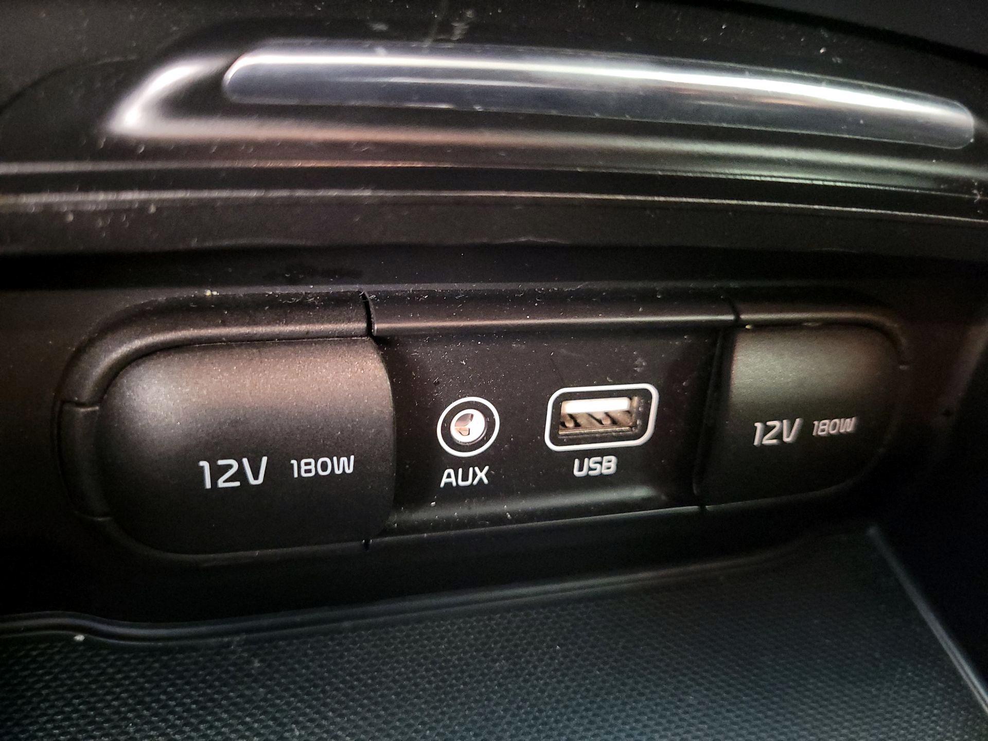 Thumbnail: 2016 Kia Optima - 18