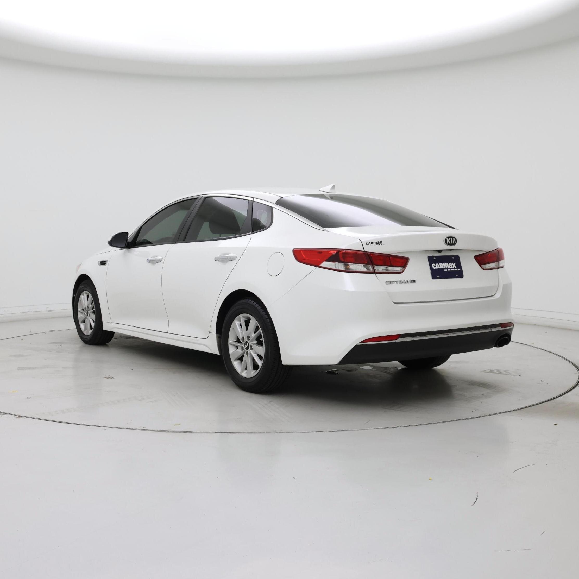 Thumbnail: 2016 Kia Optima - 2