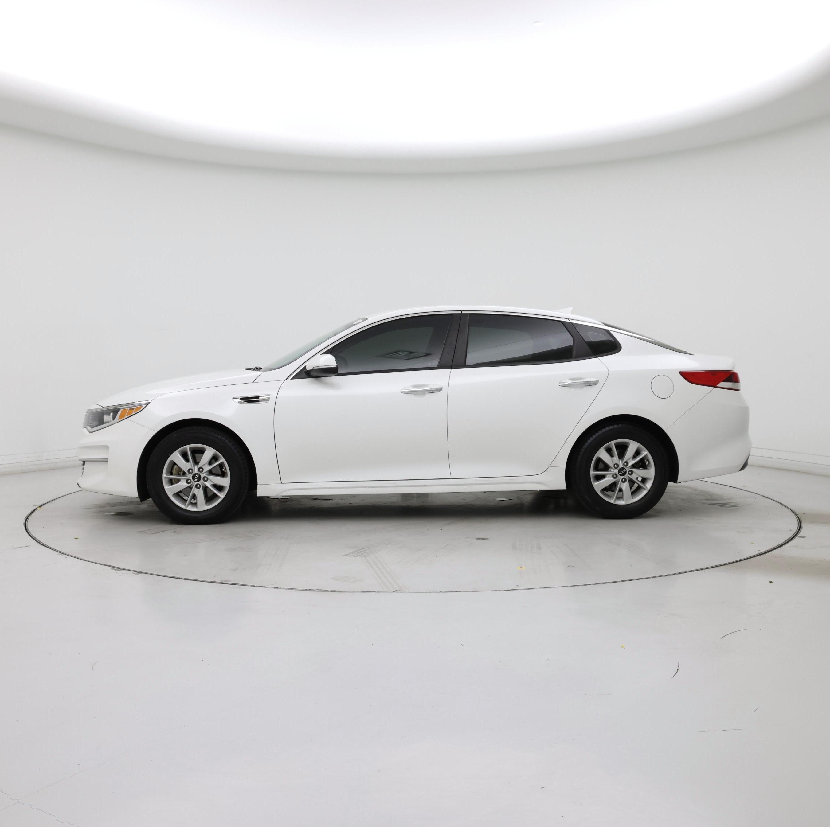 Thumbnail: 2016 Kia Optima - 3