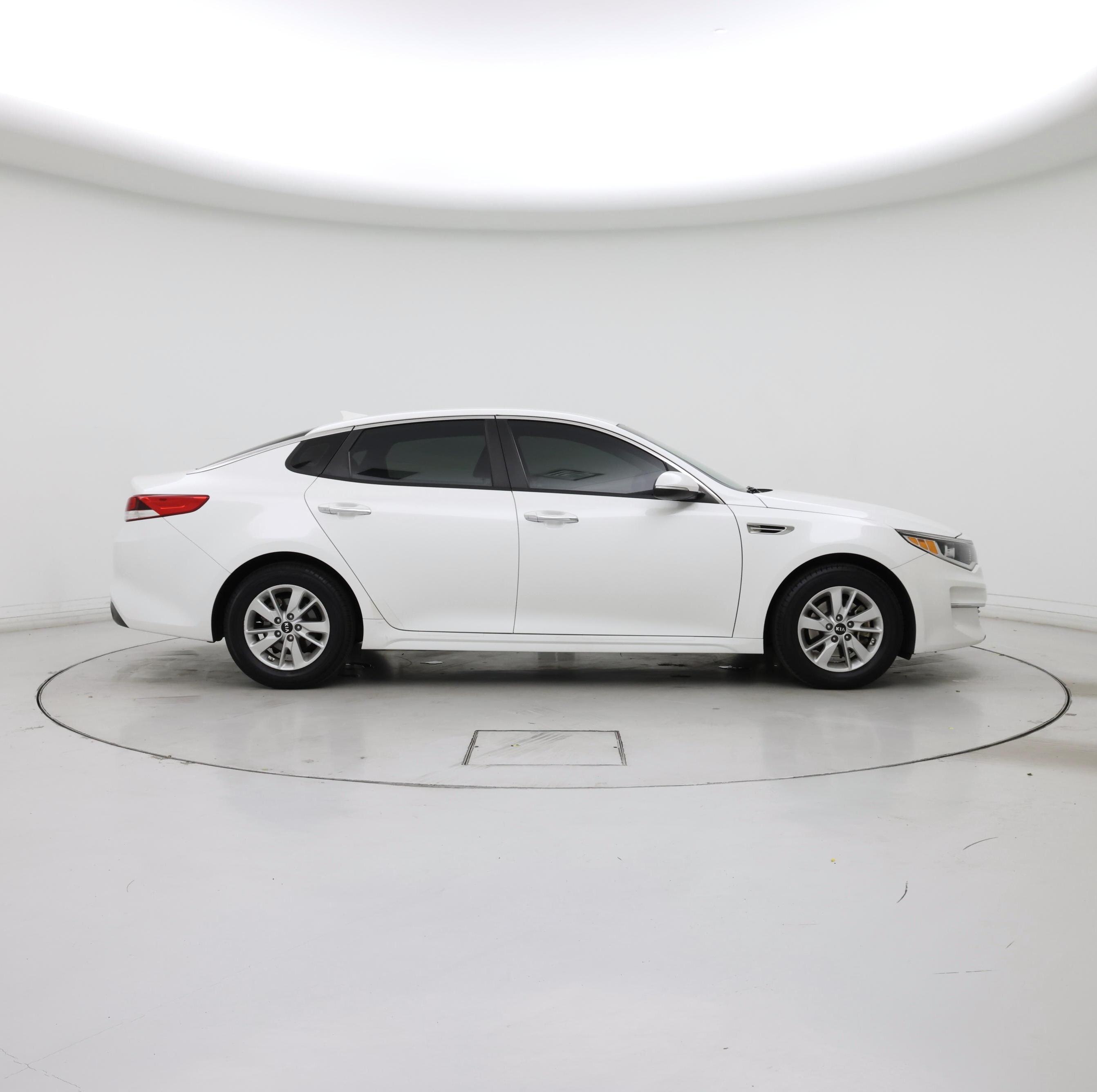 Thumbnail: 2016 Kia Optima - 7