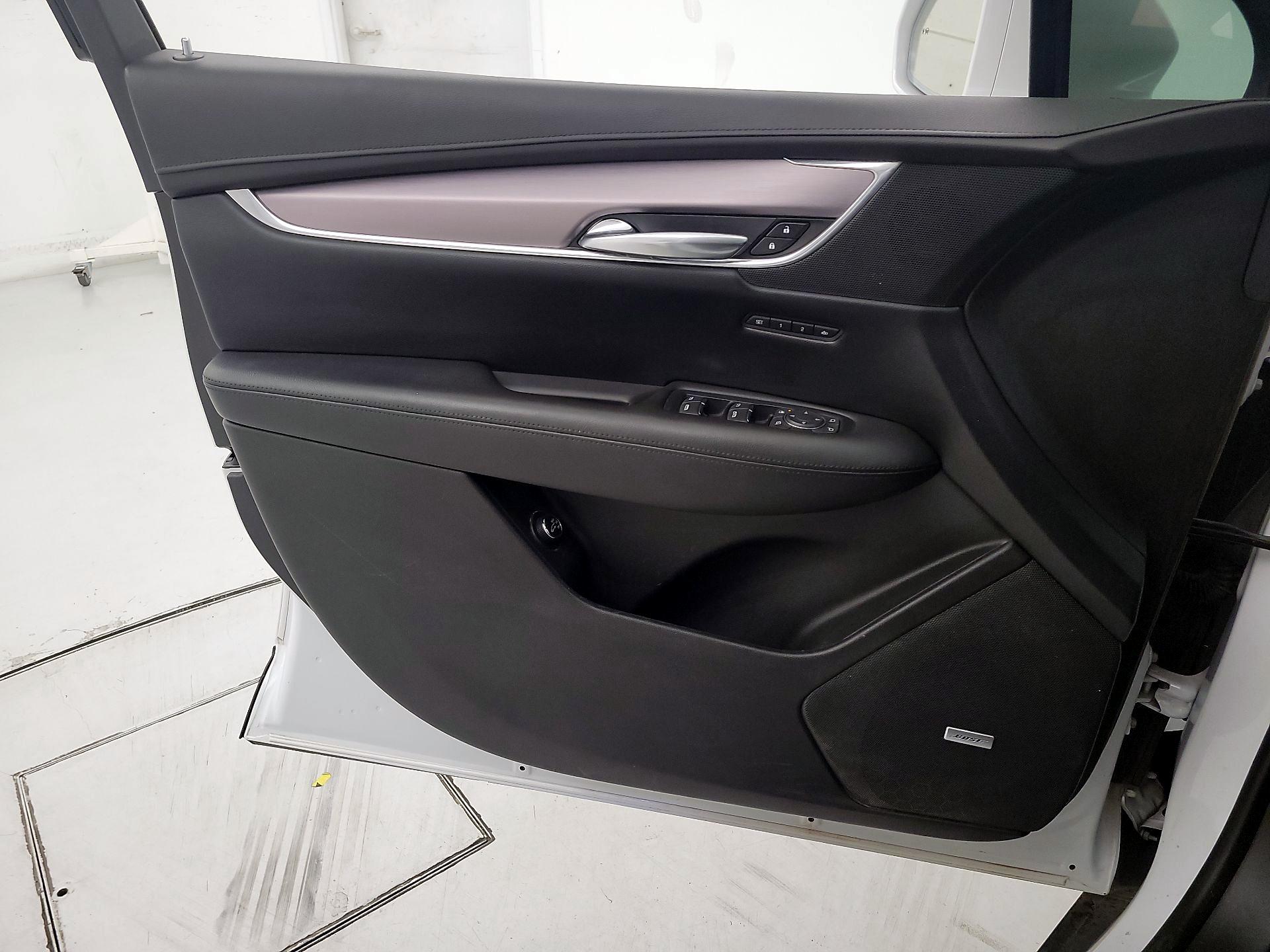 Thumbnail: 2017 Cadillac XT5 - 12