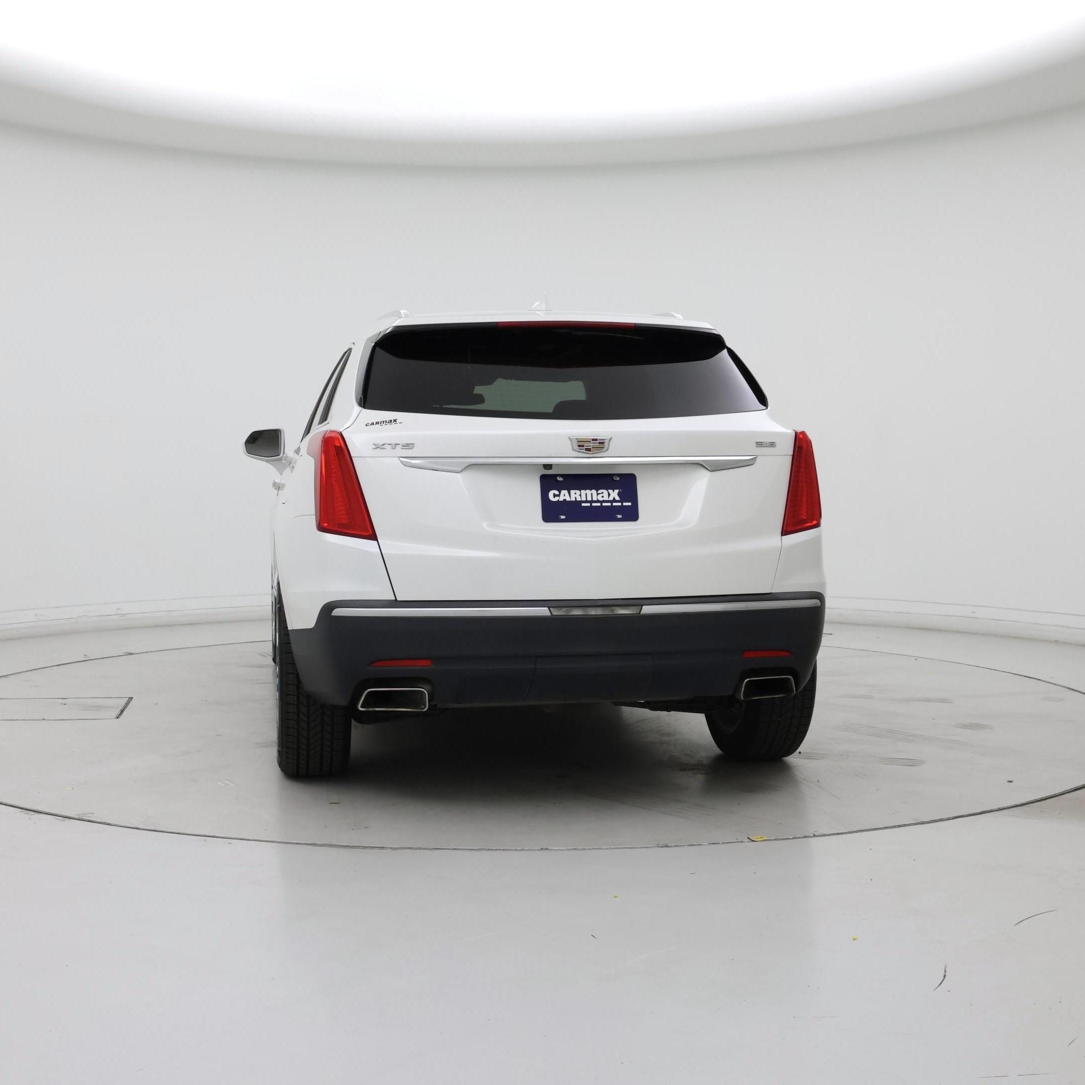 Thumbnail: 2017 Cadillac XT5 - 6