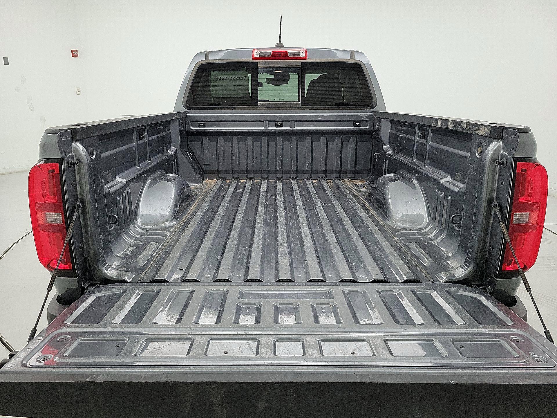 Thumbnail: 2022 Chevrolet Colorado - 20