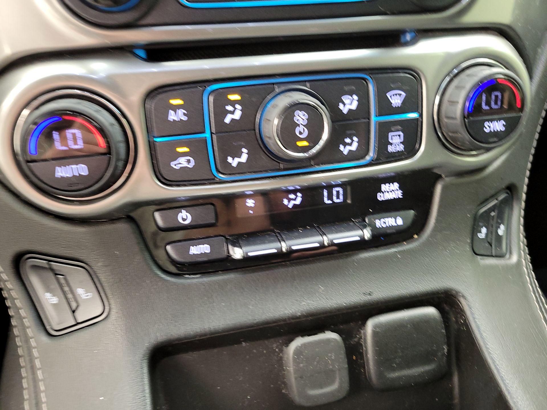 Thumbnail: 2018 Chevrolet Tahoe - 14
