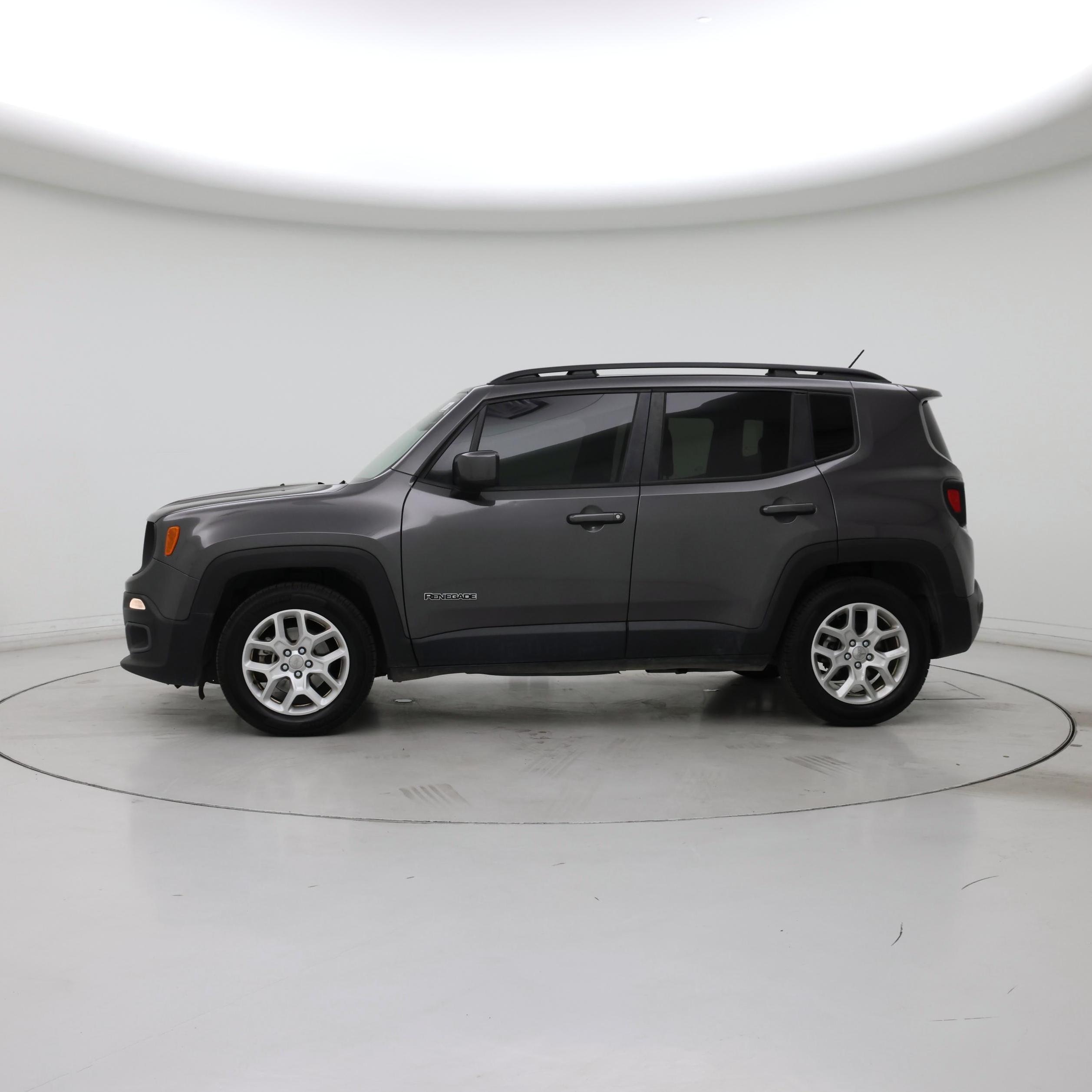 Thumbnail: 2017 Jeep Renegade - 3
