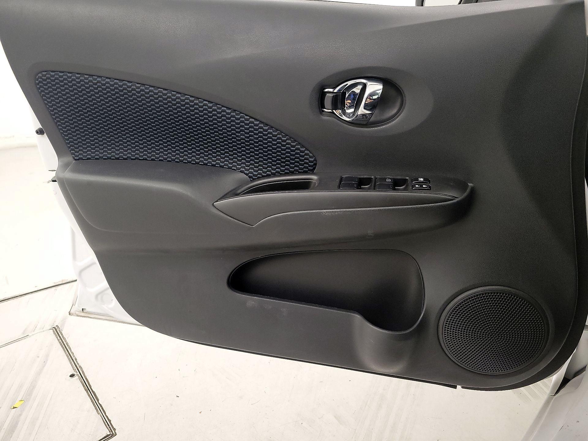 Thumbnail: 2017 Nissan Versa Note - 12