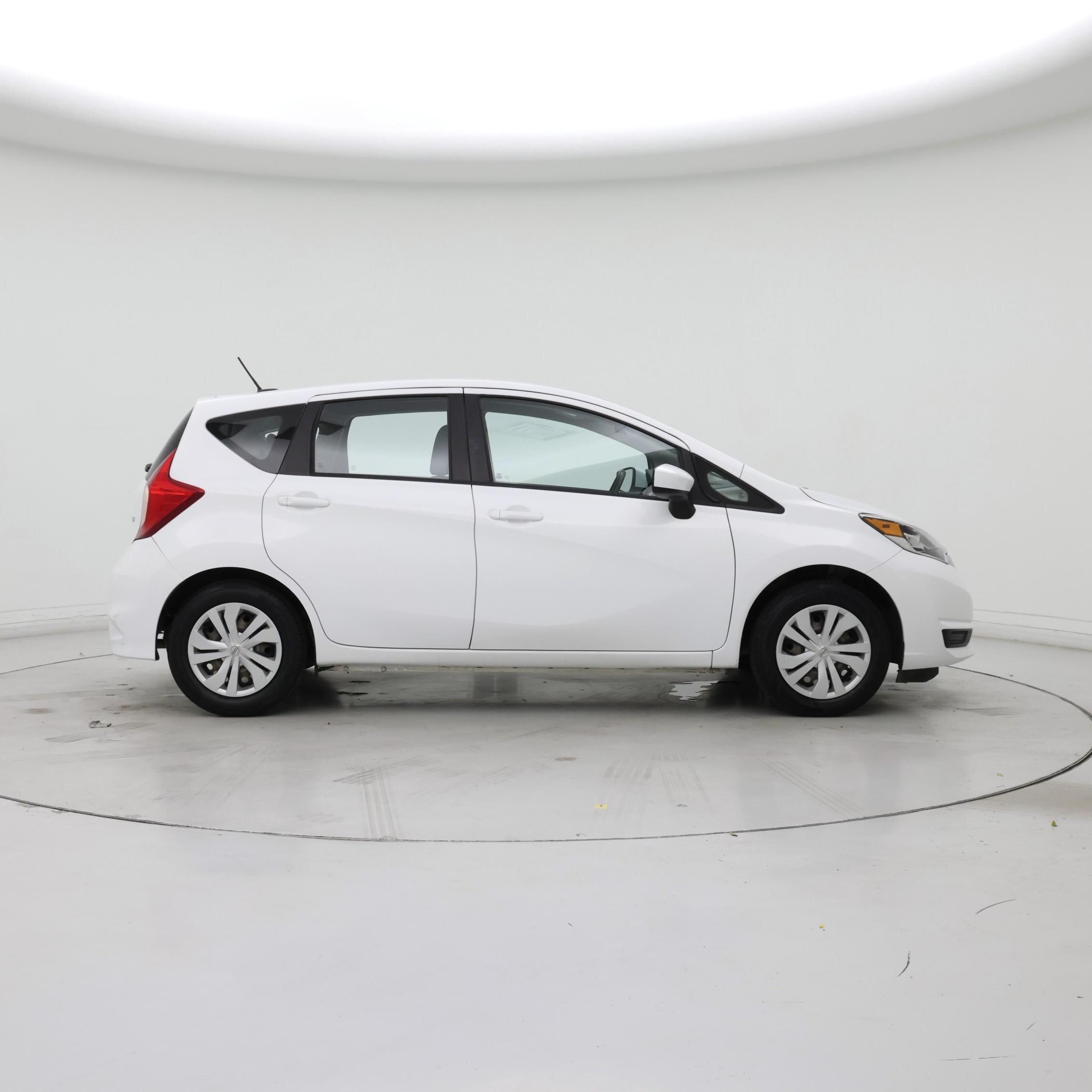 Thumbnail: 2017 Nissan Versa Note - 7