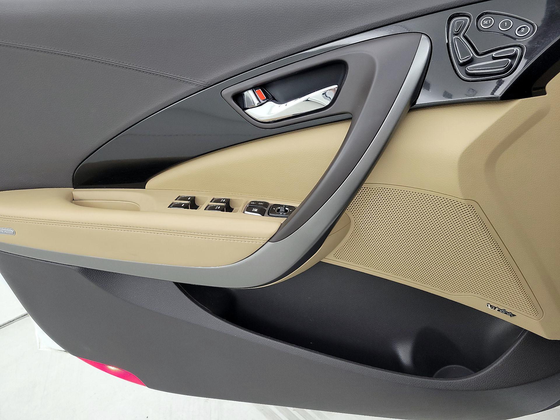 Thumbnail: 2017 Hyundai Azera - 12