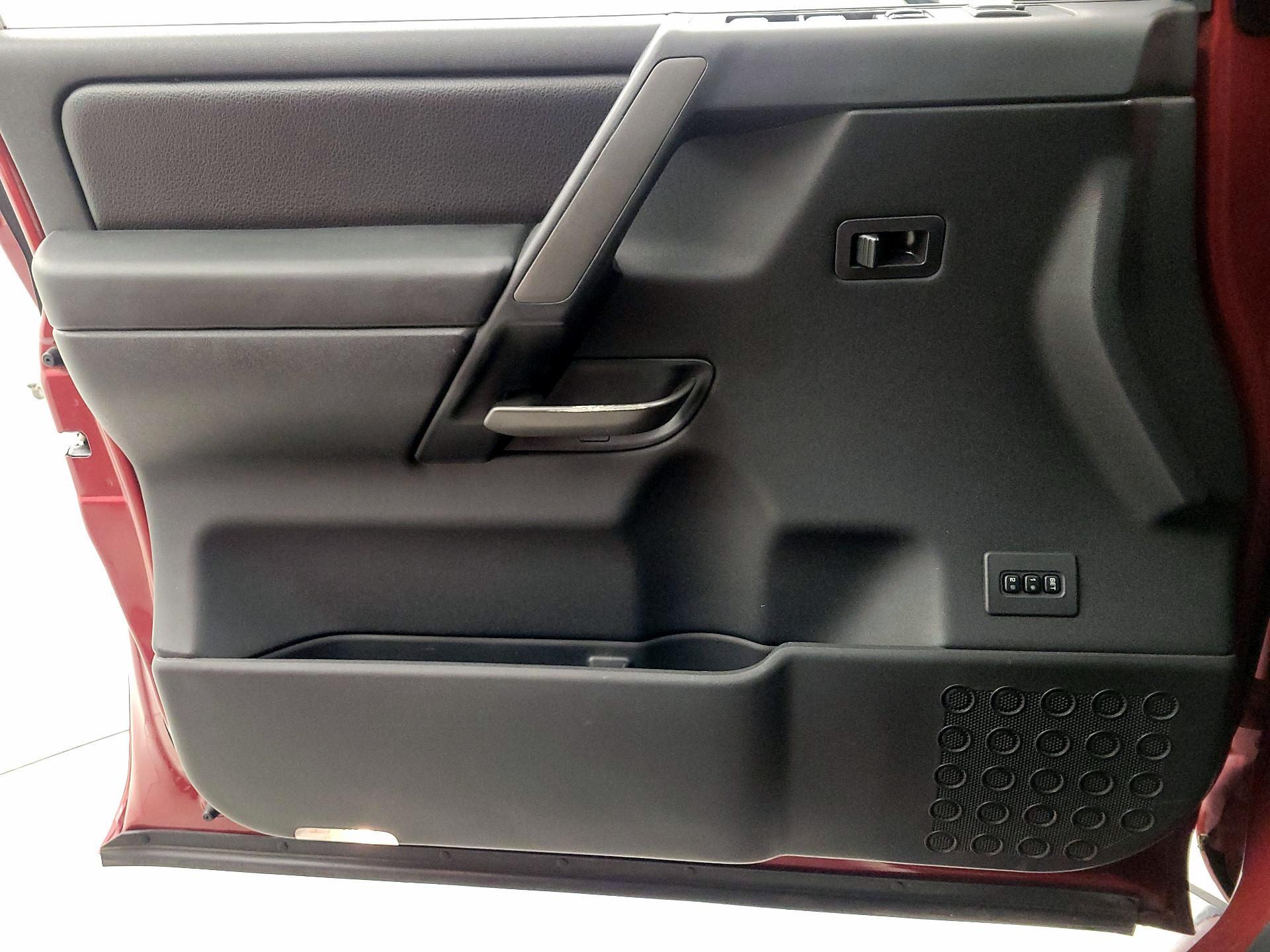 Thumbnail: 2014 Nissan Titan - 12
