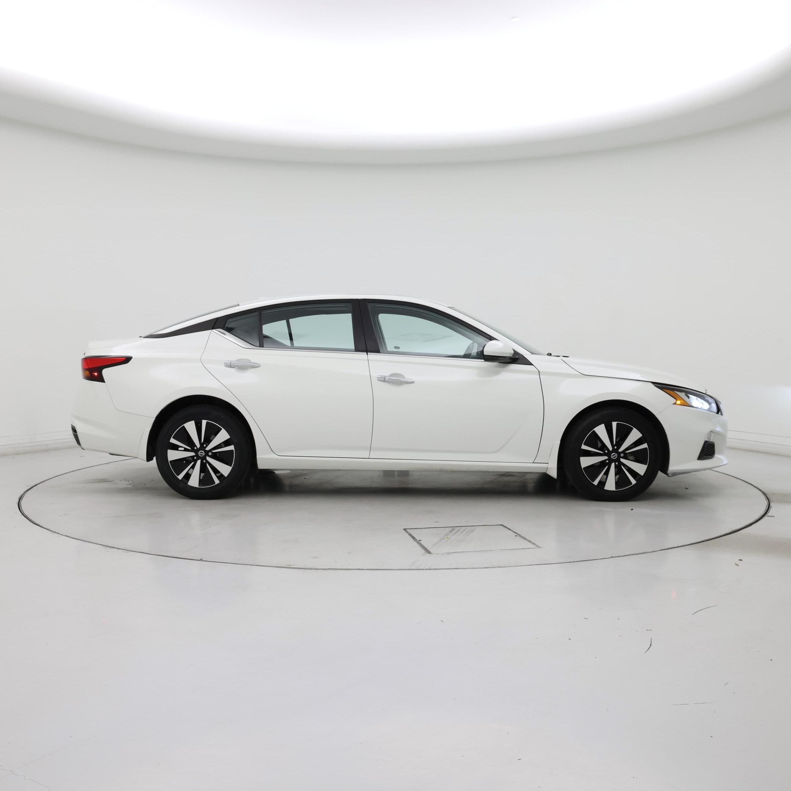 Thumbnail: 2022 Nissan Altima - 7