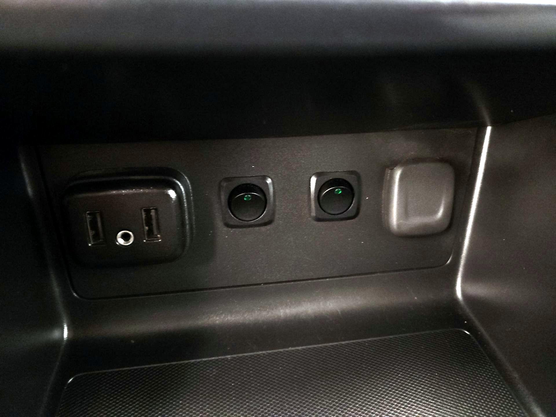Thumbnail: 2019 Chevrolet Colorado - 18
