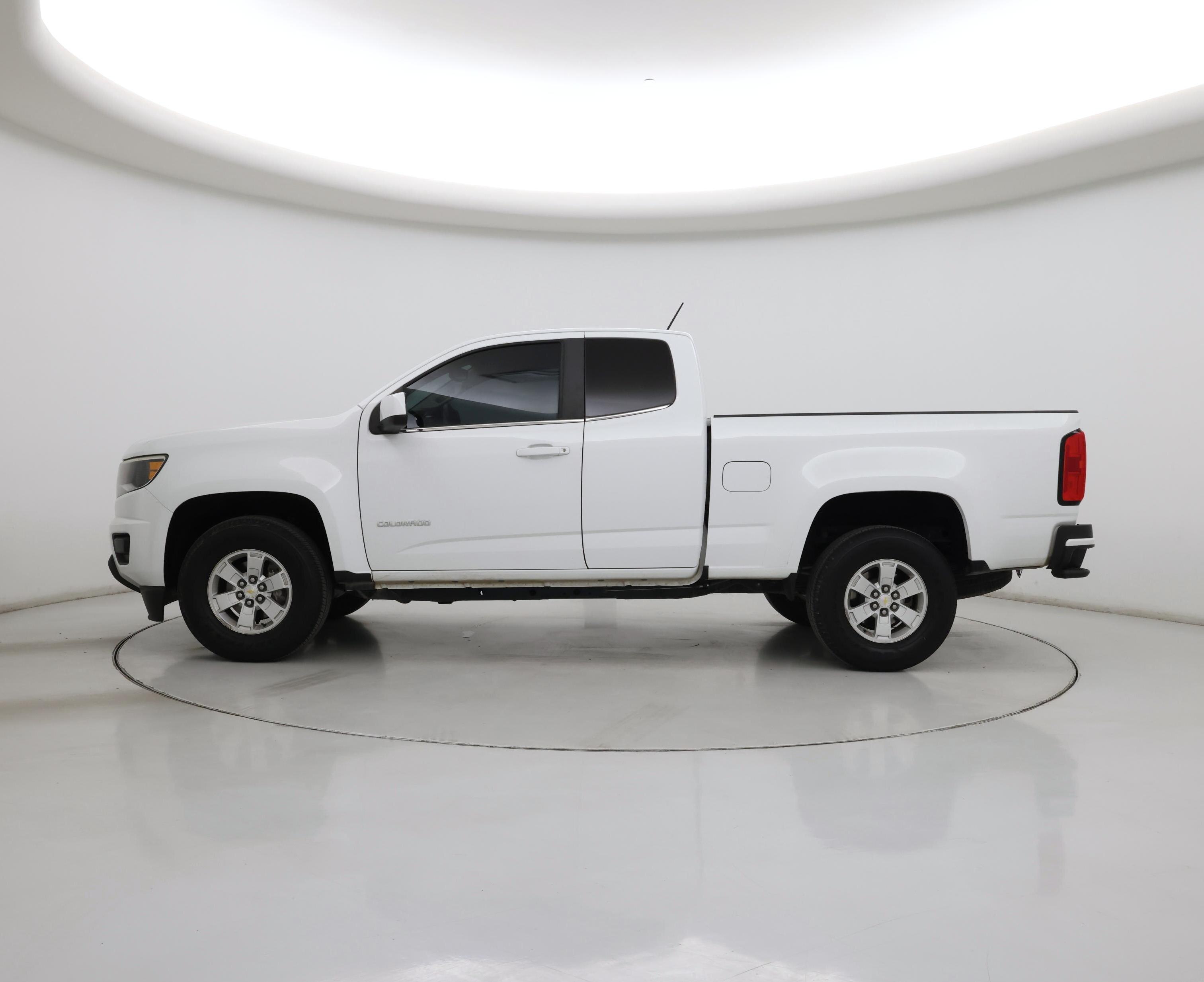 Thumbnail: 2019 Chevrolet Colorado - 3