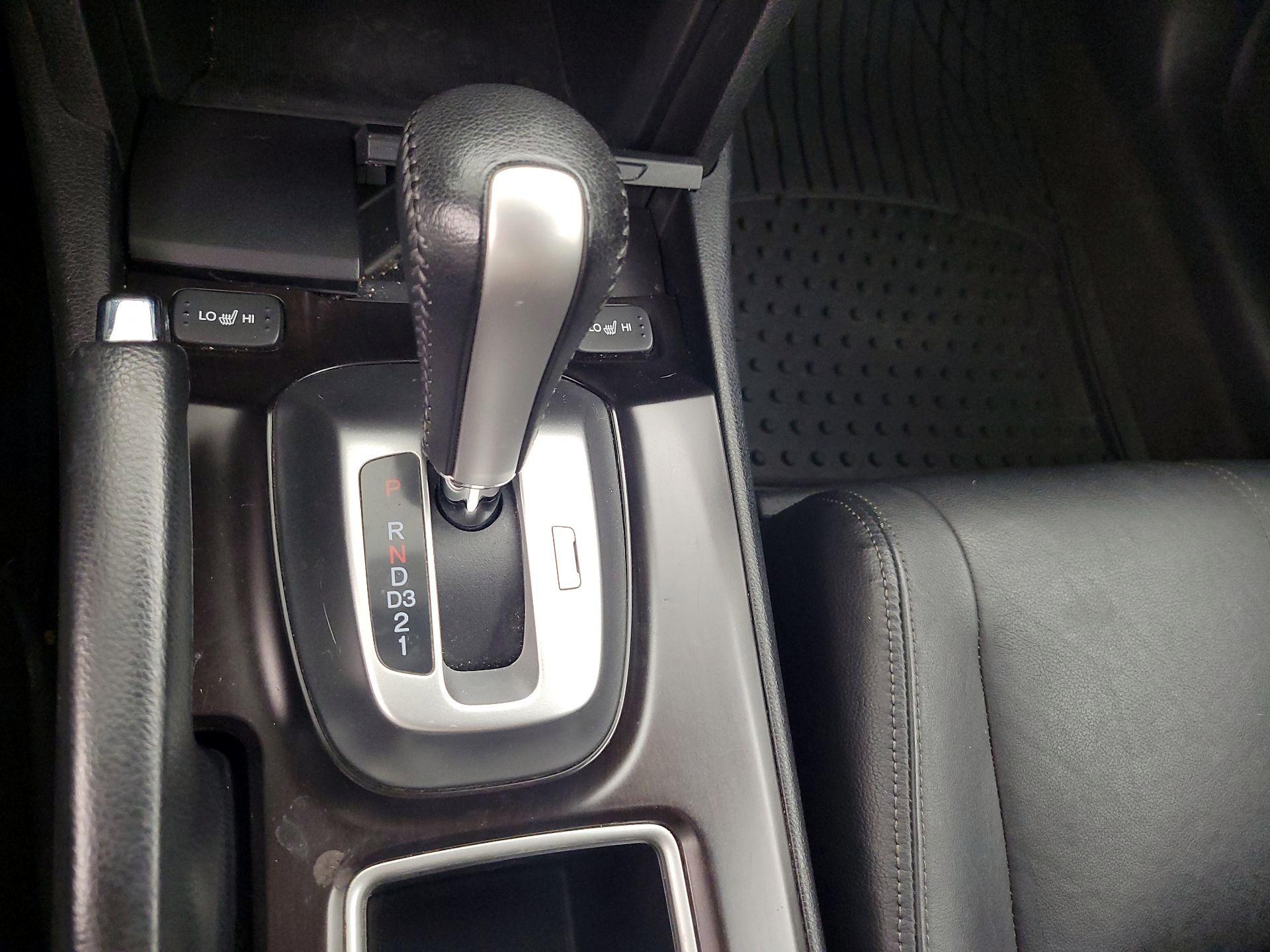 Thumbnail: 2013 Honda Accord Crosstour - 18