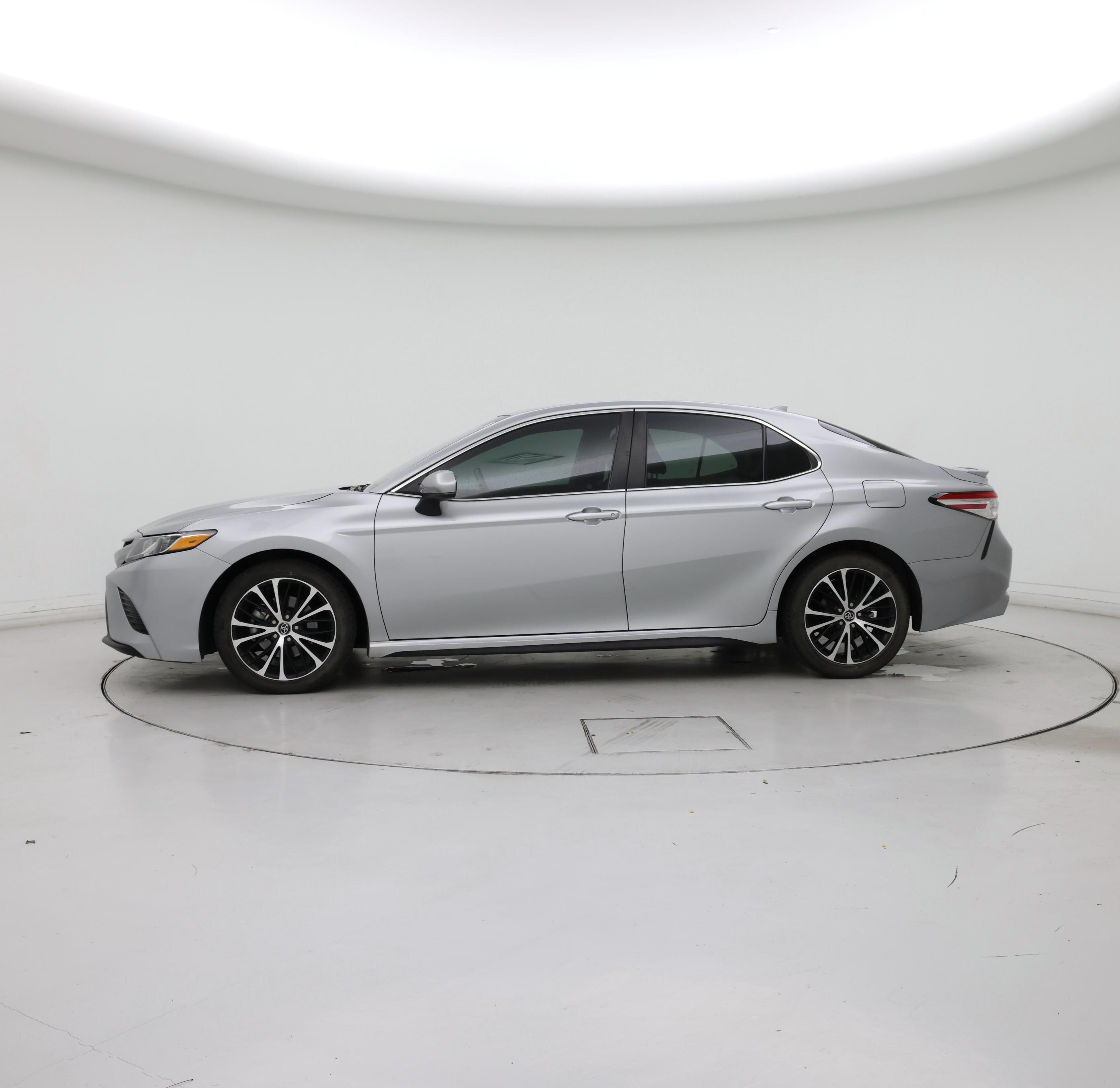 Thumbnail: 2020 Toyota Camry - 3