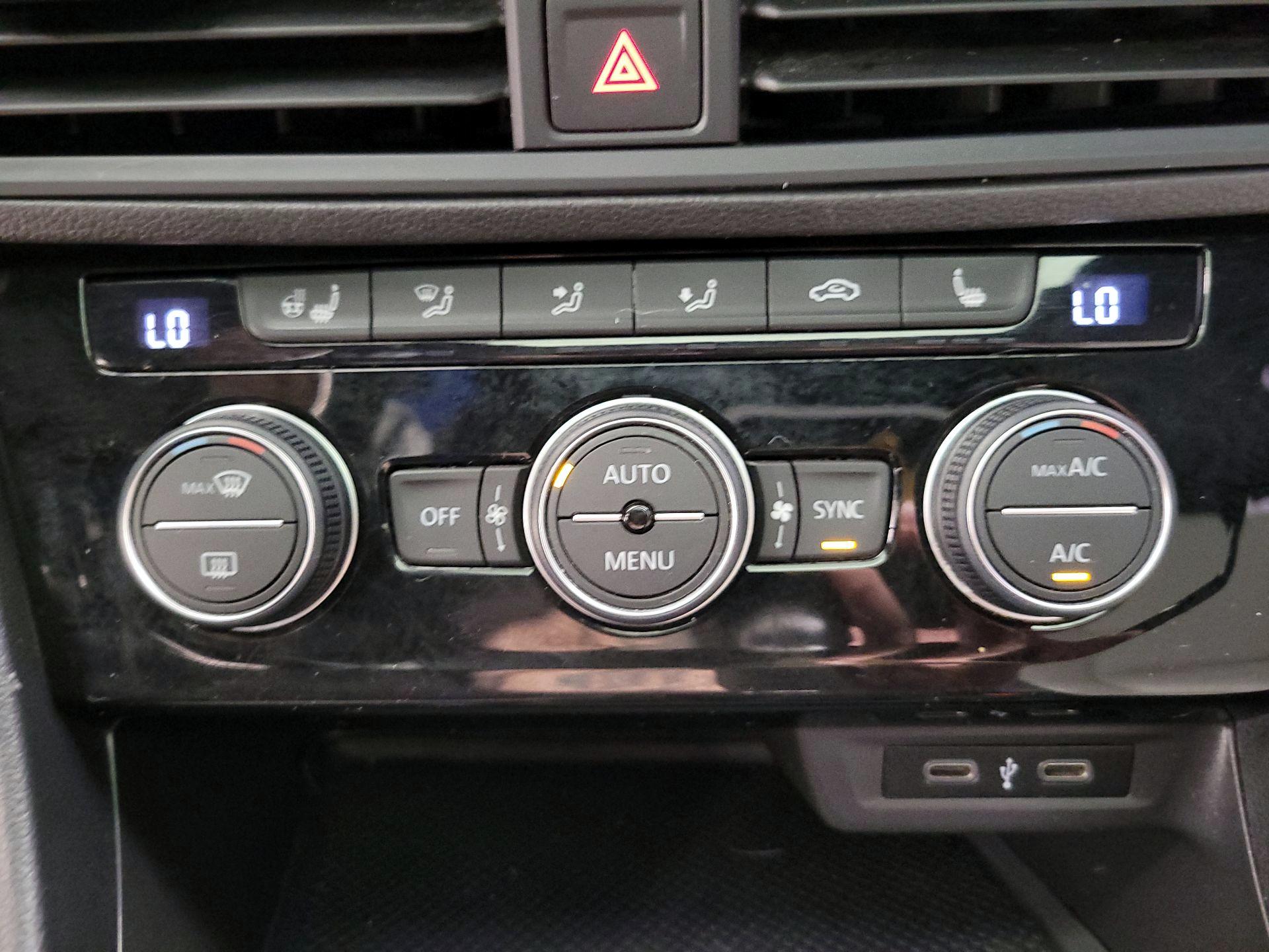 Thumbnail: 2021 Volkswagen Jetta - 16