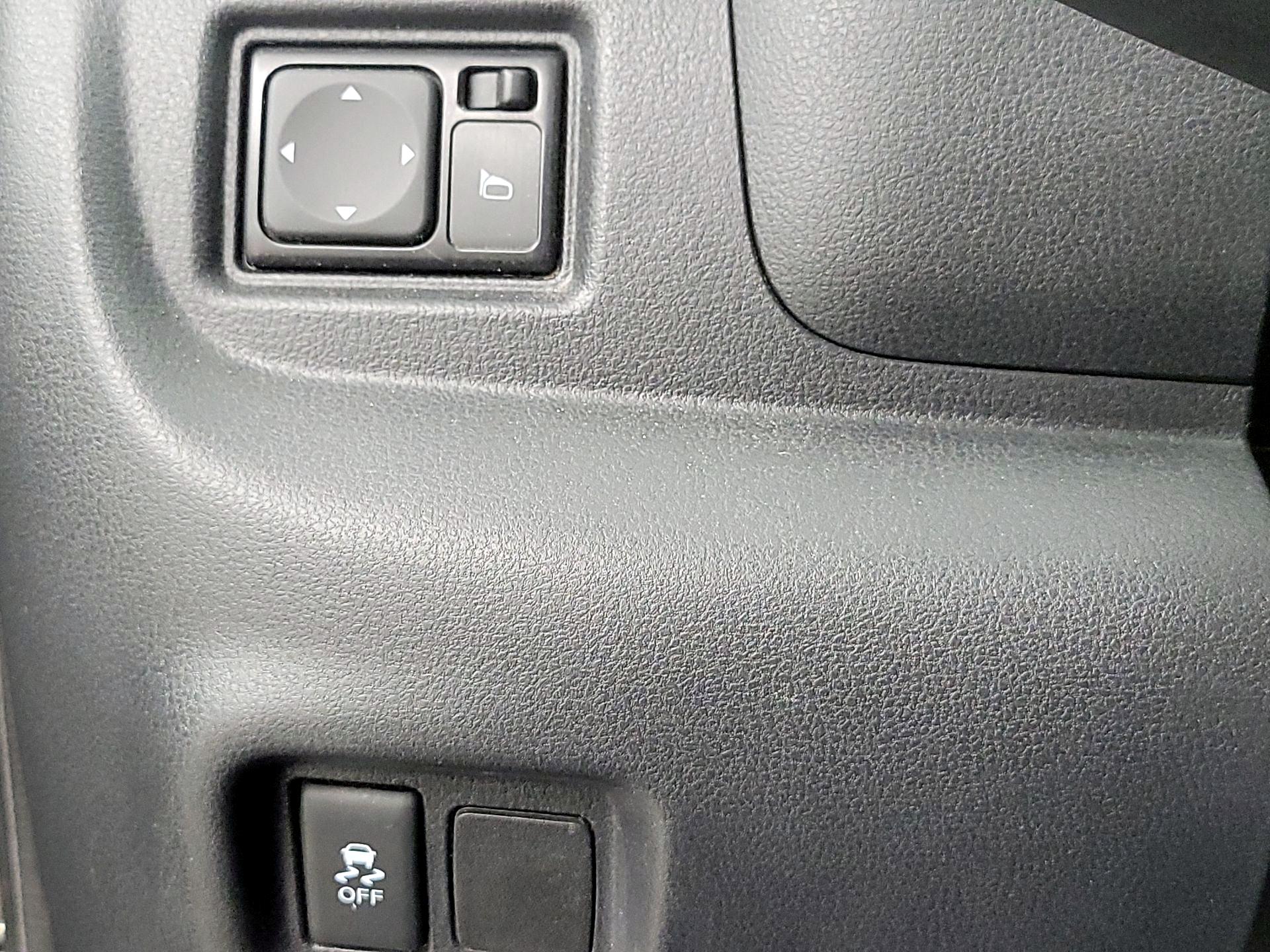 Thumbnail: 2017 Nissan Versa - 13
