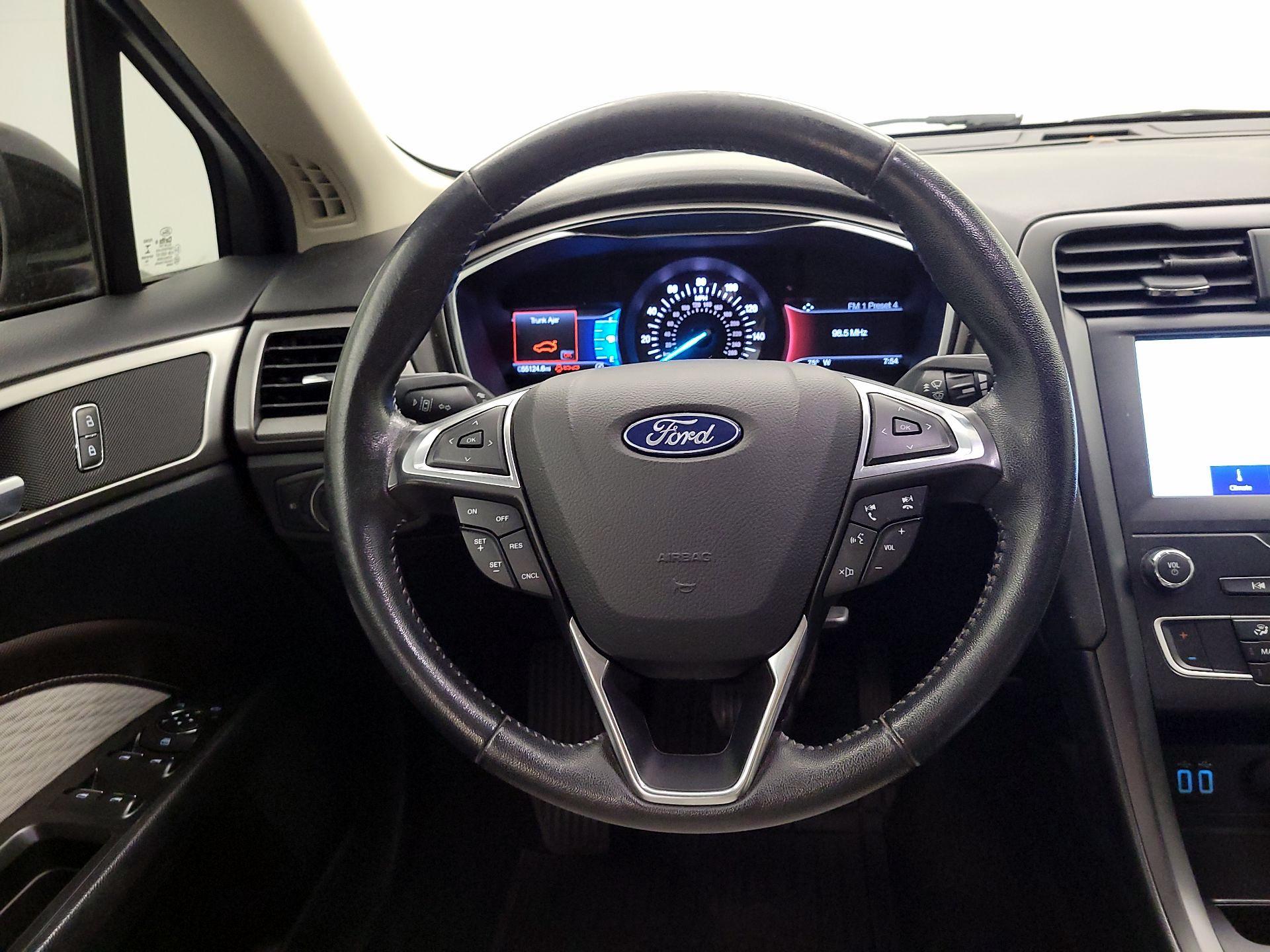Thumbnail: 2020 Ford Fusion - 10