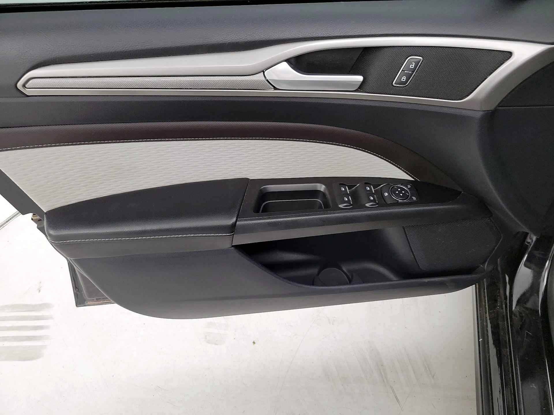 Thumbnail: 2020 Ford Fusion - 12