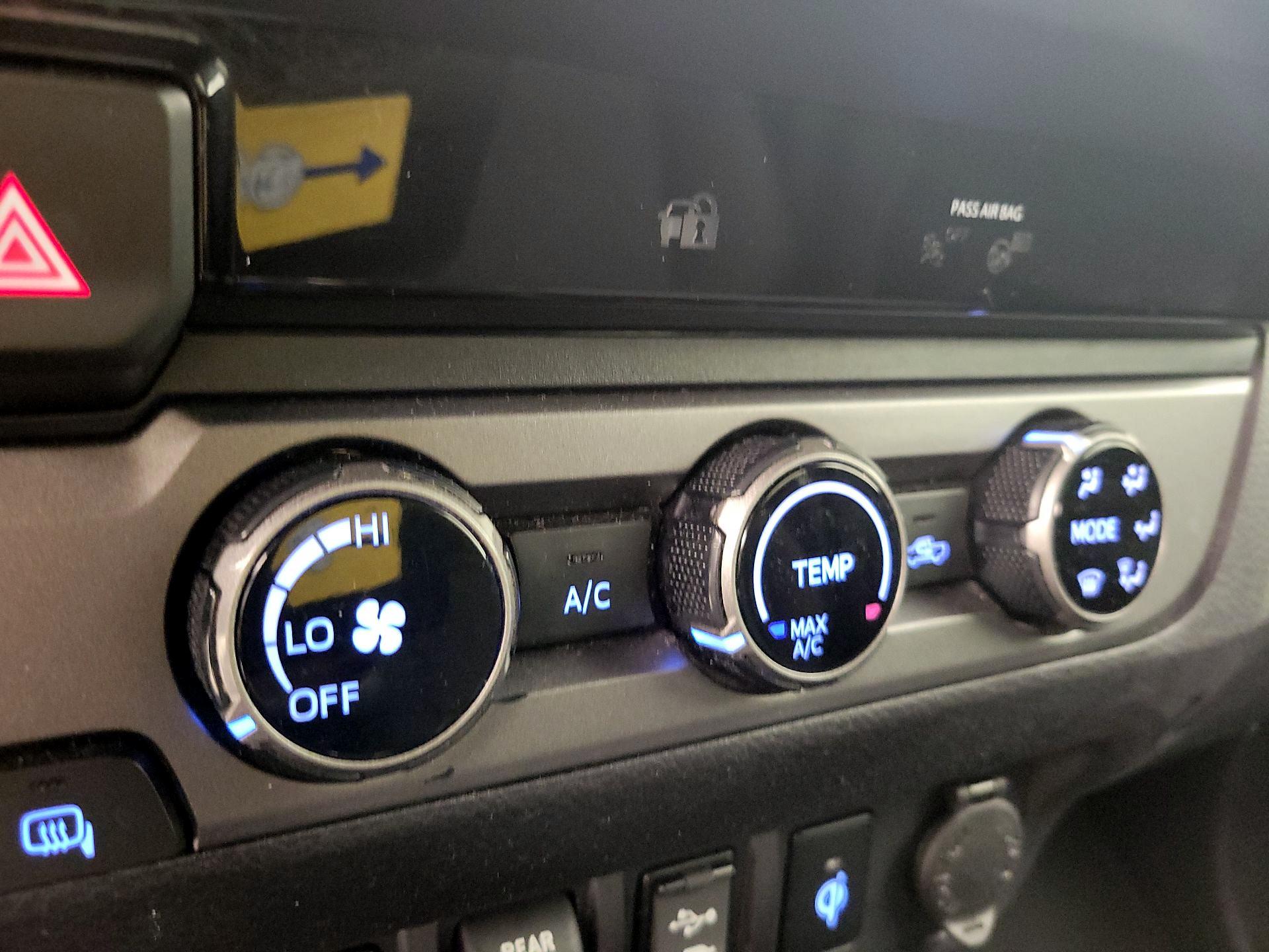 Thumbnail: 2018 Toyota Tacoma - 16
