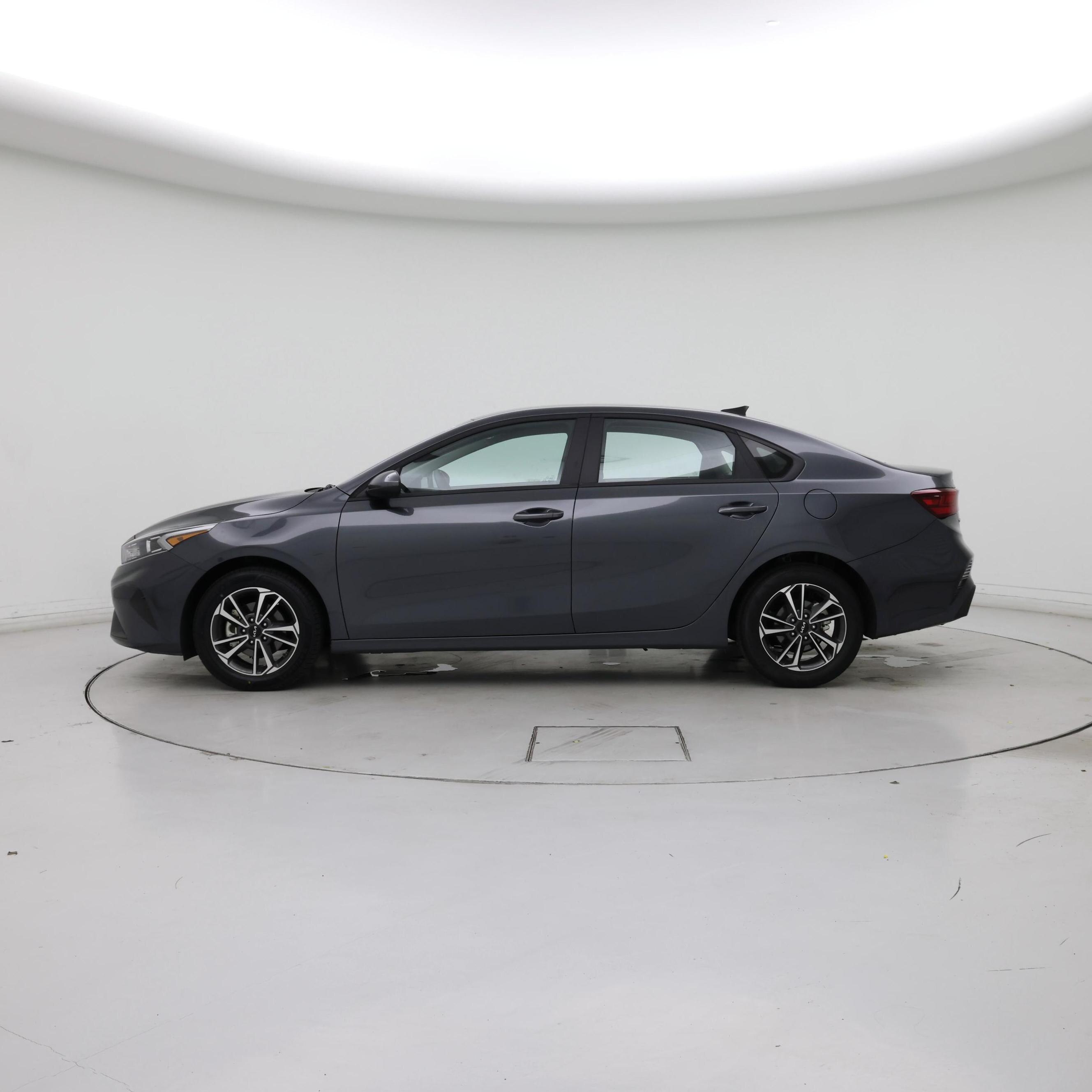 Thumbnail: 2024 Kia Forte - 3