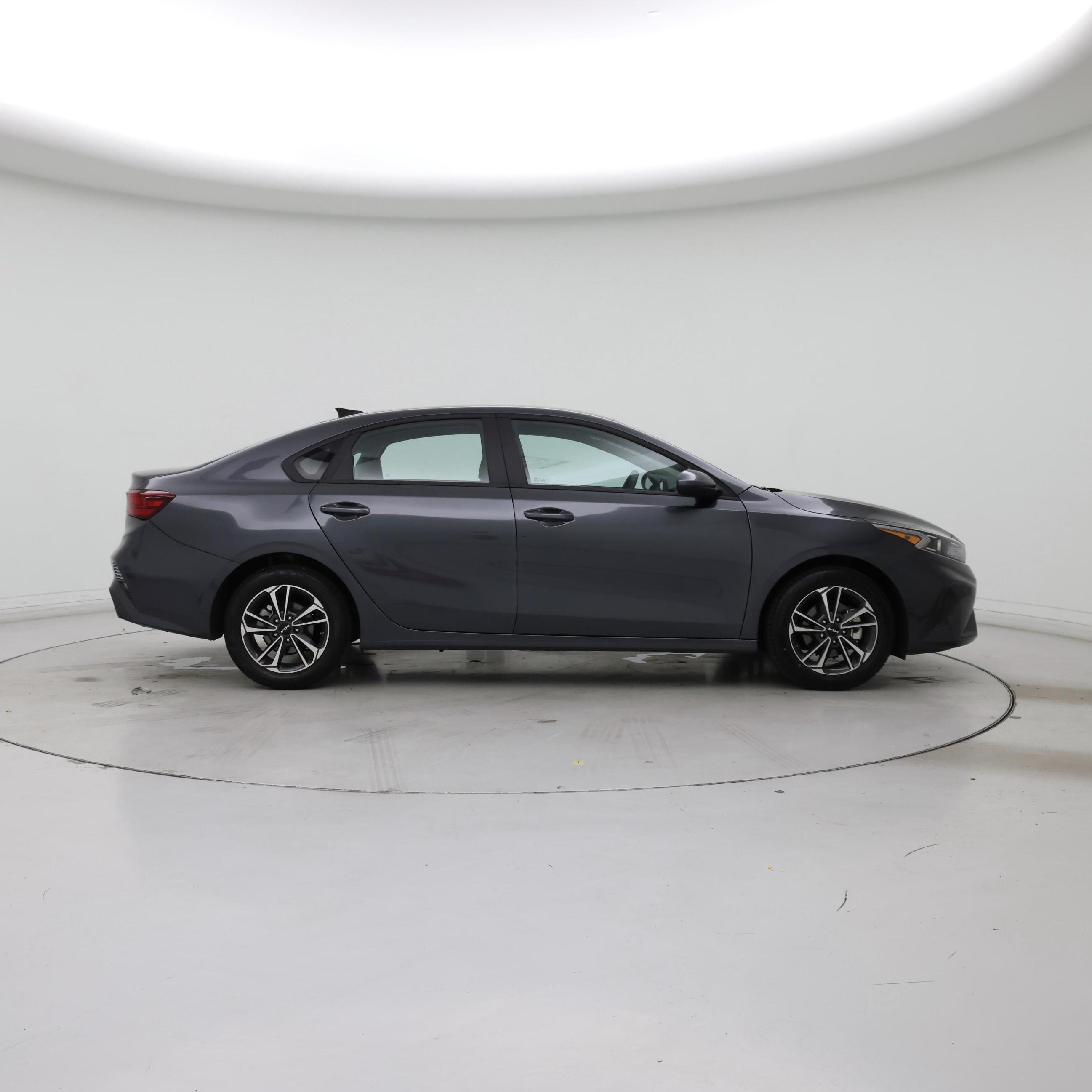 Thumbnail: 2024 Kia Forte - 7
