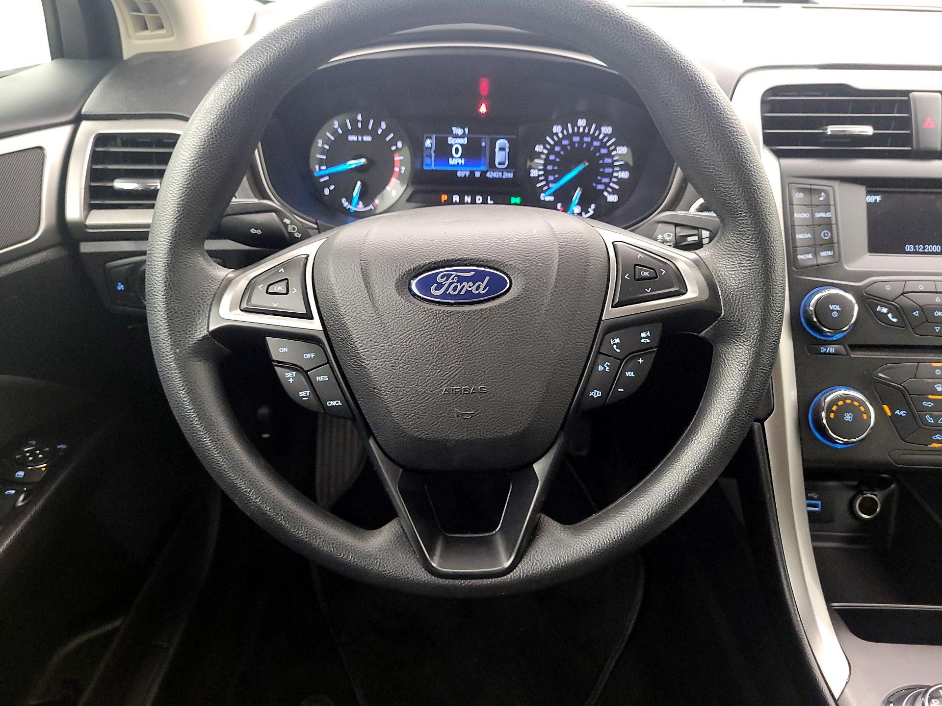 Thumbnail: 2017 Ford Fusion - 10