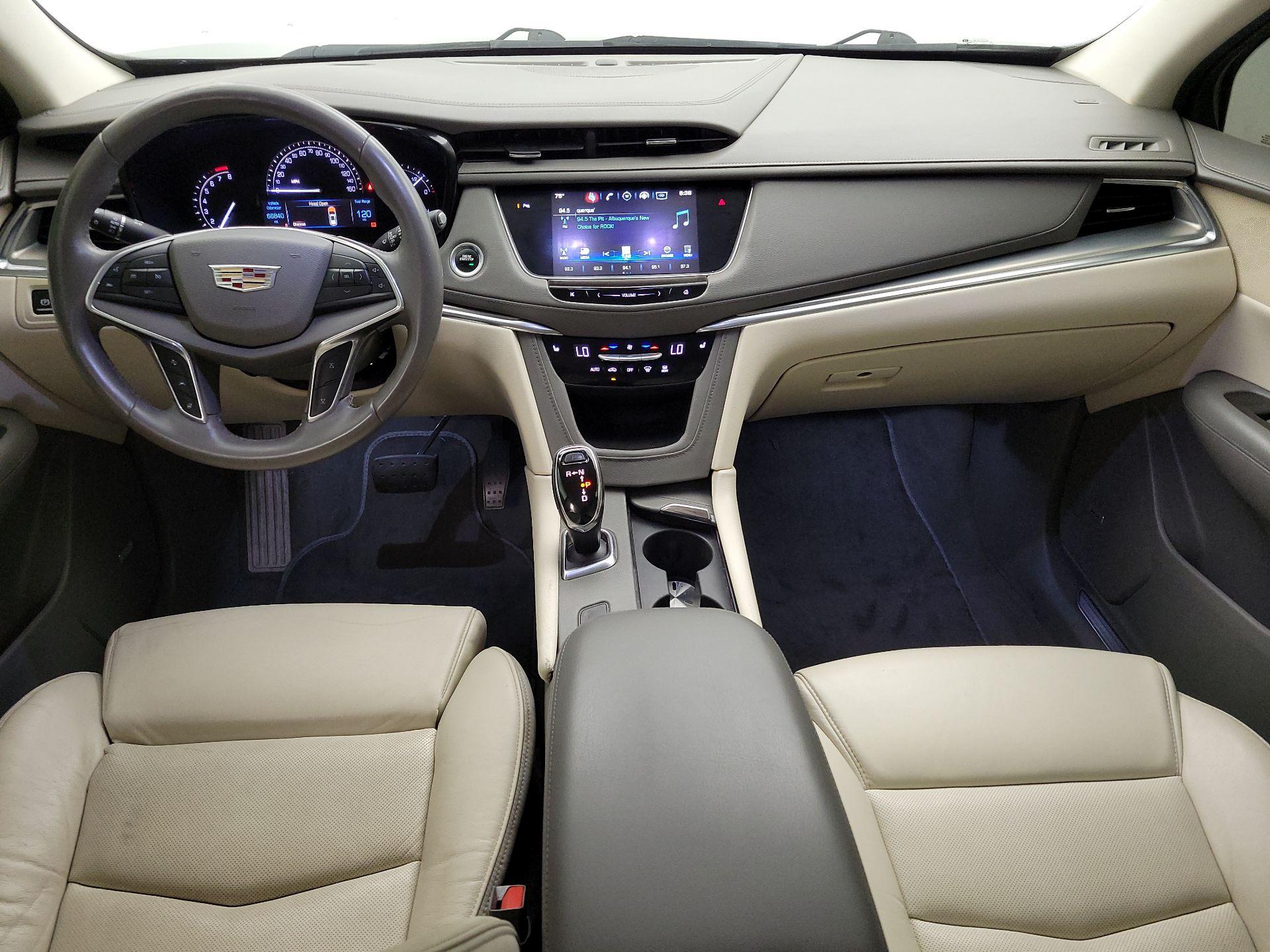Thumbnail: 2017 Cadillac XT5 - 9