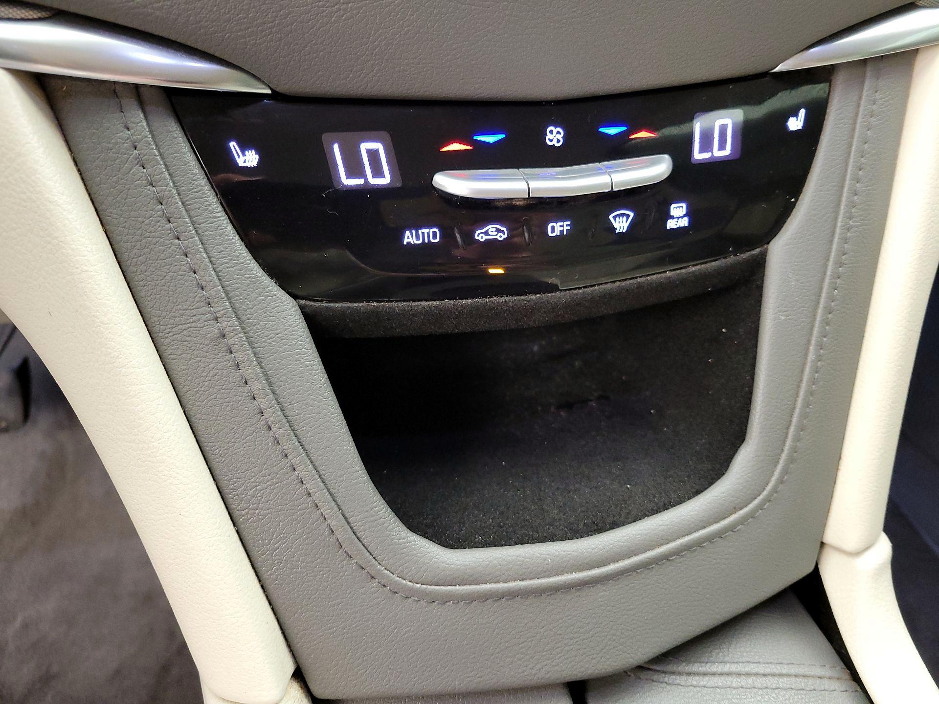 Thumbnail: 2017 Cadillac XT5 - 14