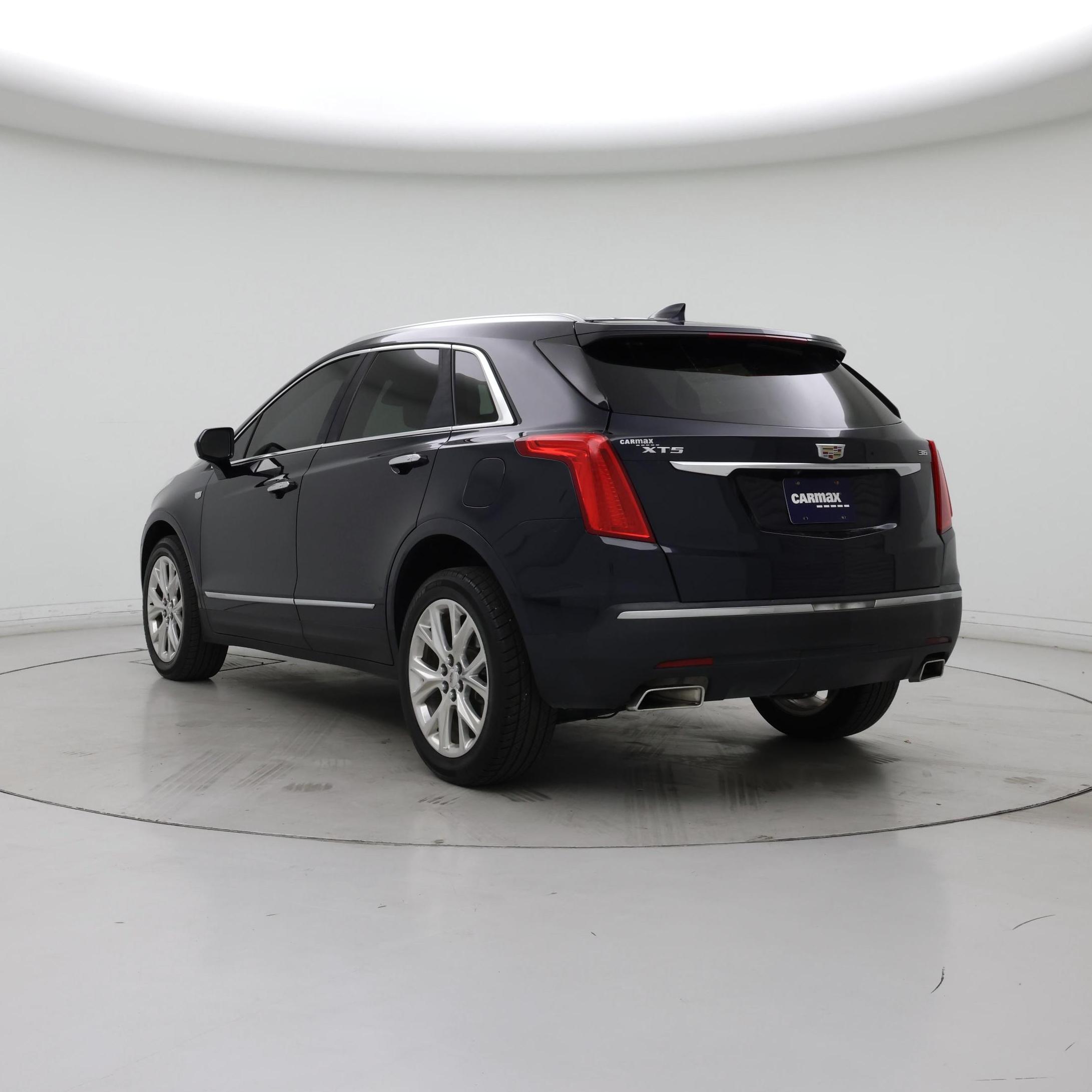 Thumbnail: 2017 Cadillac XT5 - 2