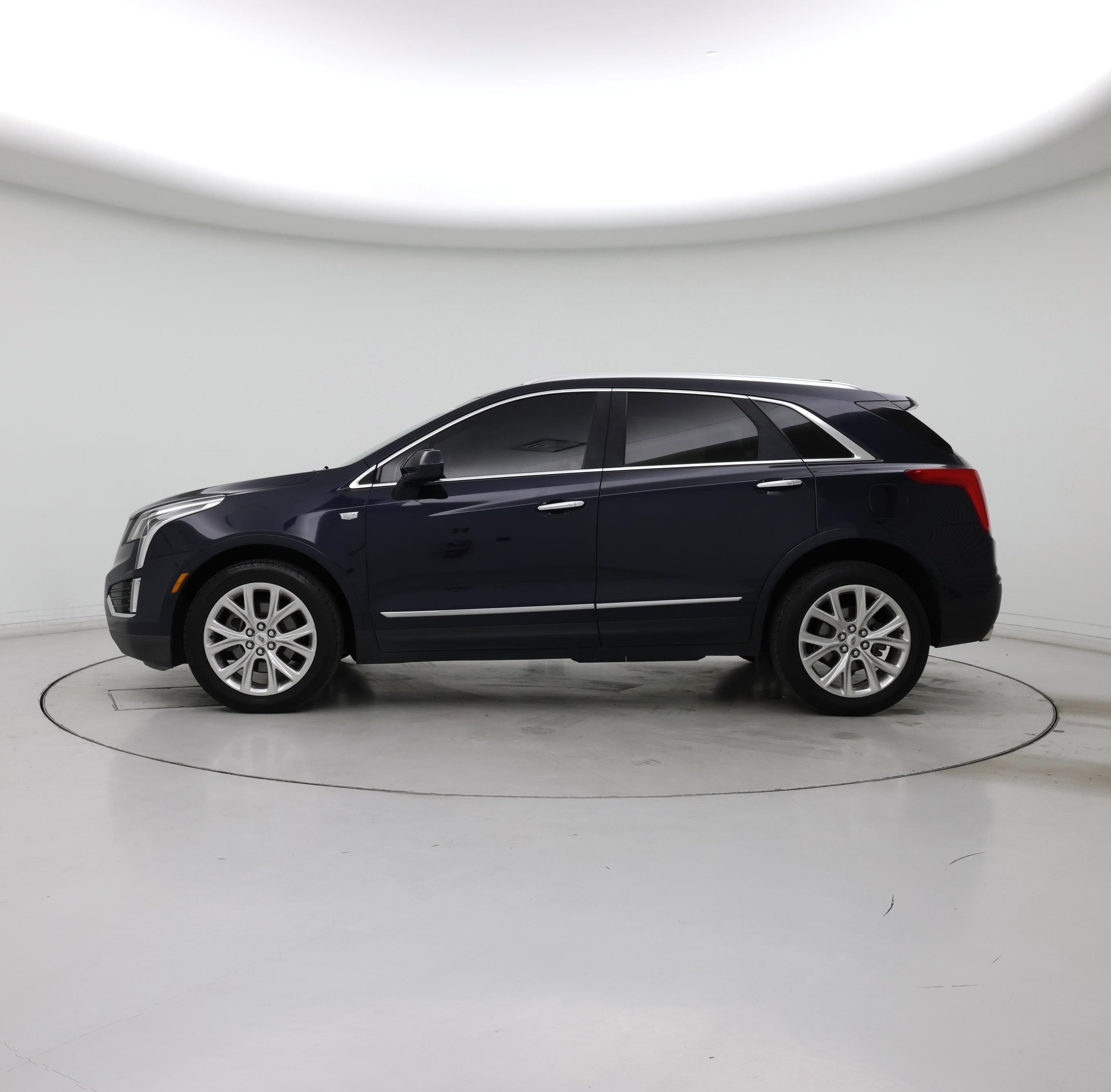 Thumbnail: 2017 Cadillac XT5 - 3