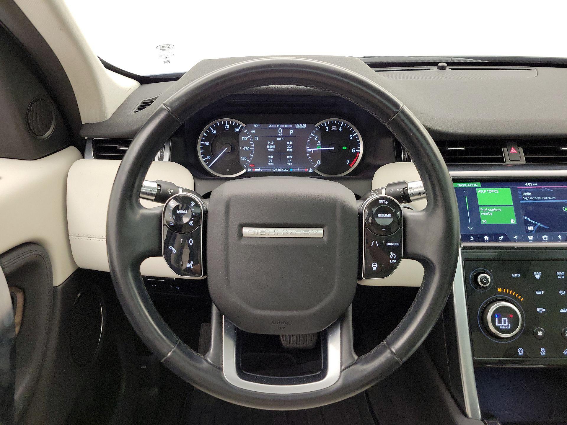 Thumbnail: 2020 Land Rover Discovery Sport - 10