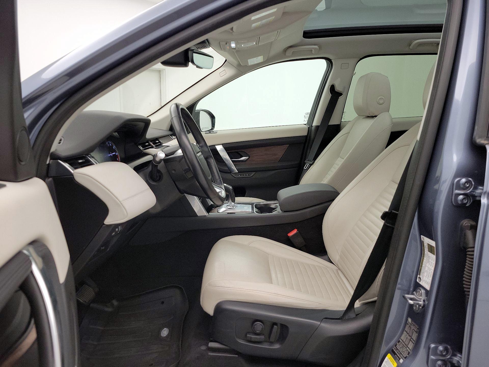 Thumbnail: 2020 Land Rover Discovery Sport - 11