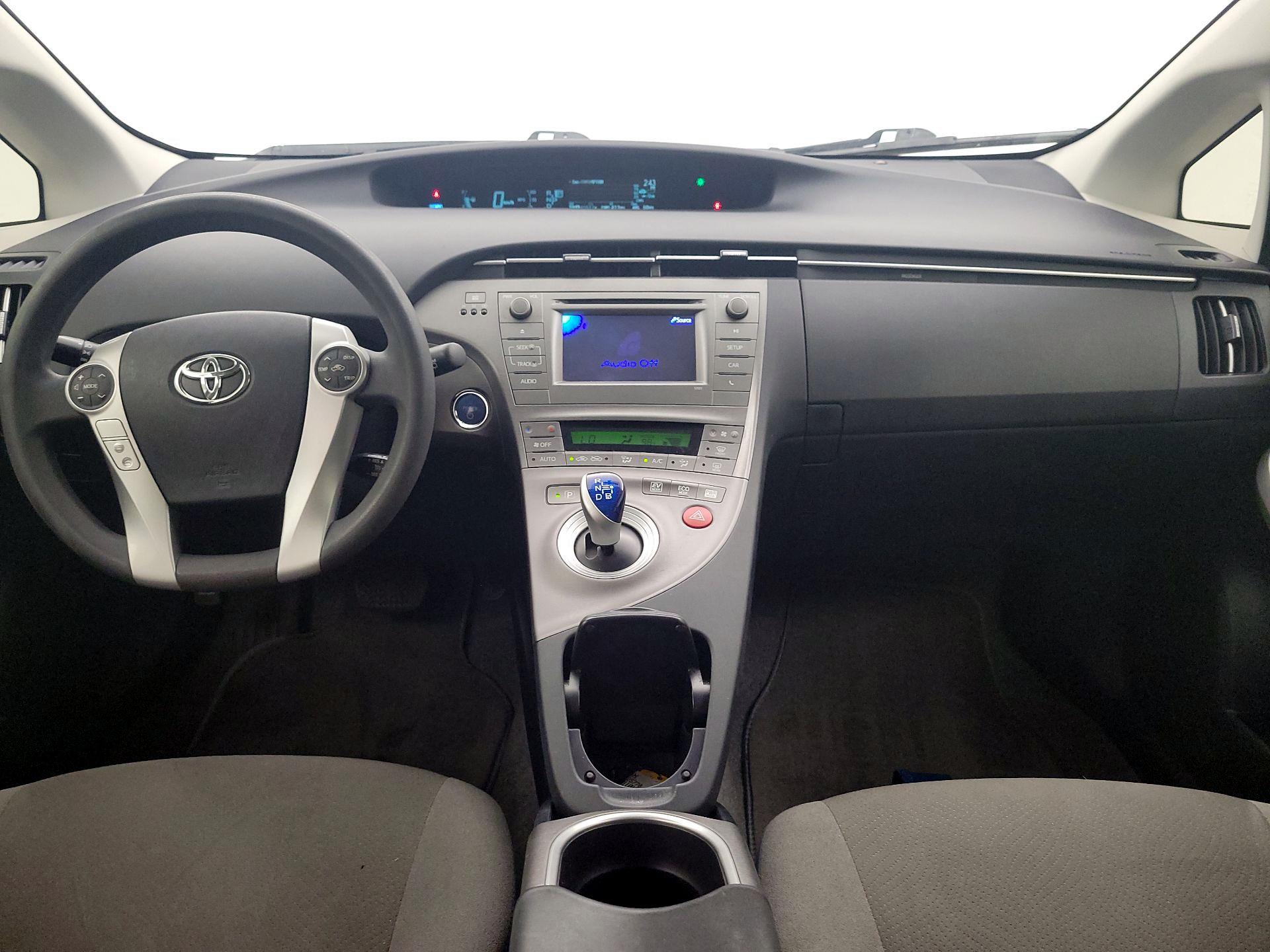 Thumbnail: 2015 Toyota Prius - 9