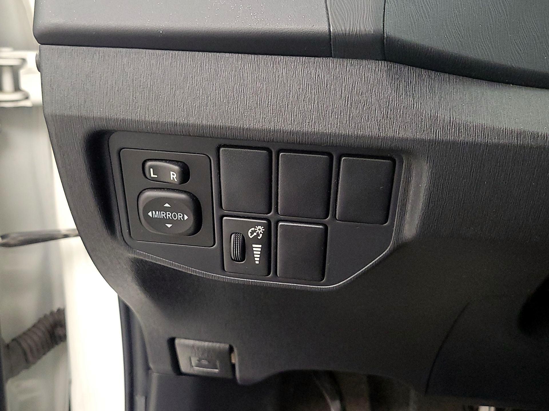 Thumbnail: 2015 Toyota Prius - 13